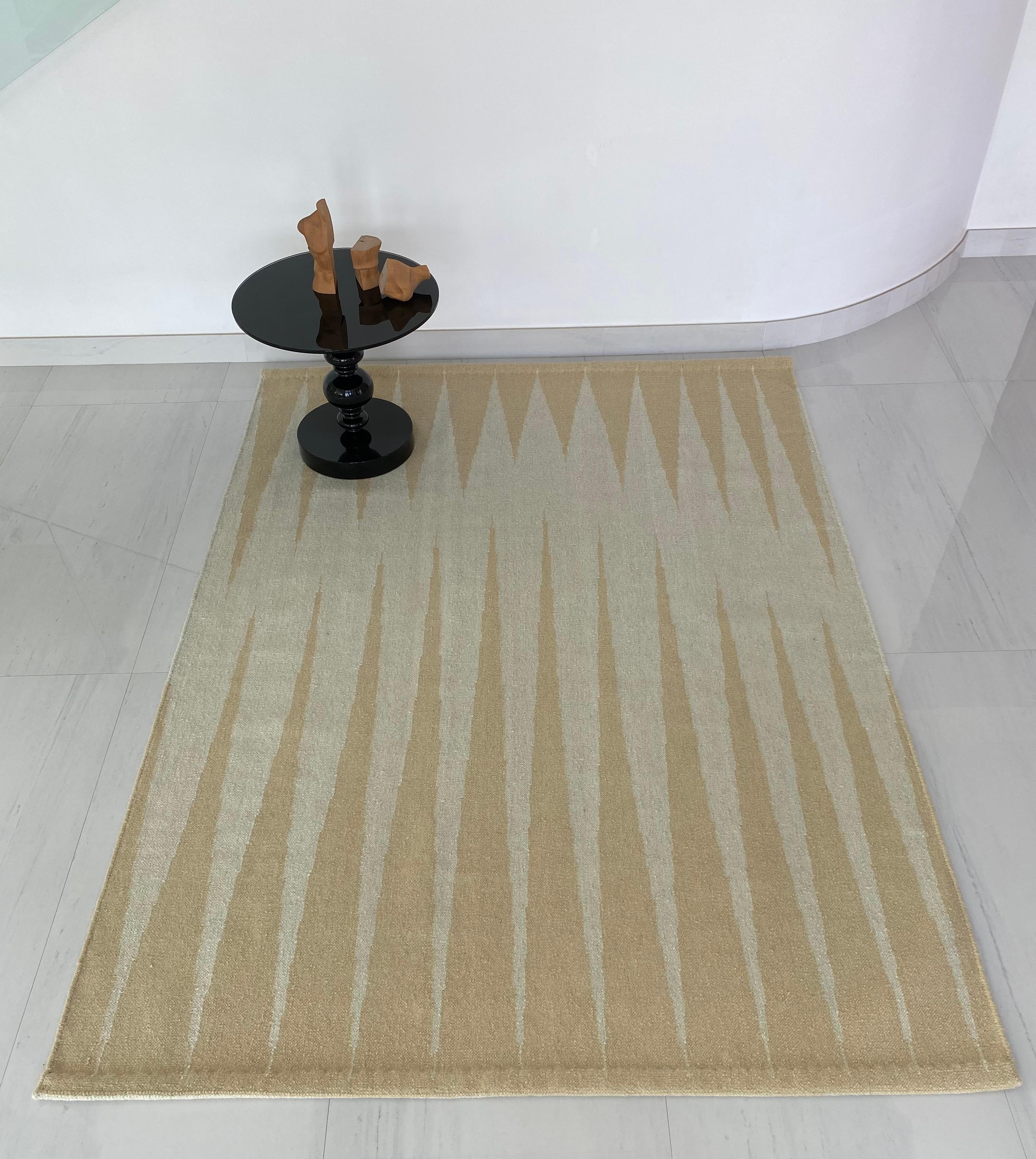  Teppich Beige Wolle Dhurrie Modern Geometrisch Neutral  Braune Erde  handgefertigter Teppich (Handgefertigt) im Angebot