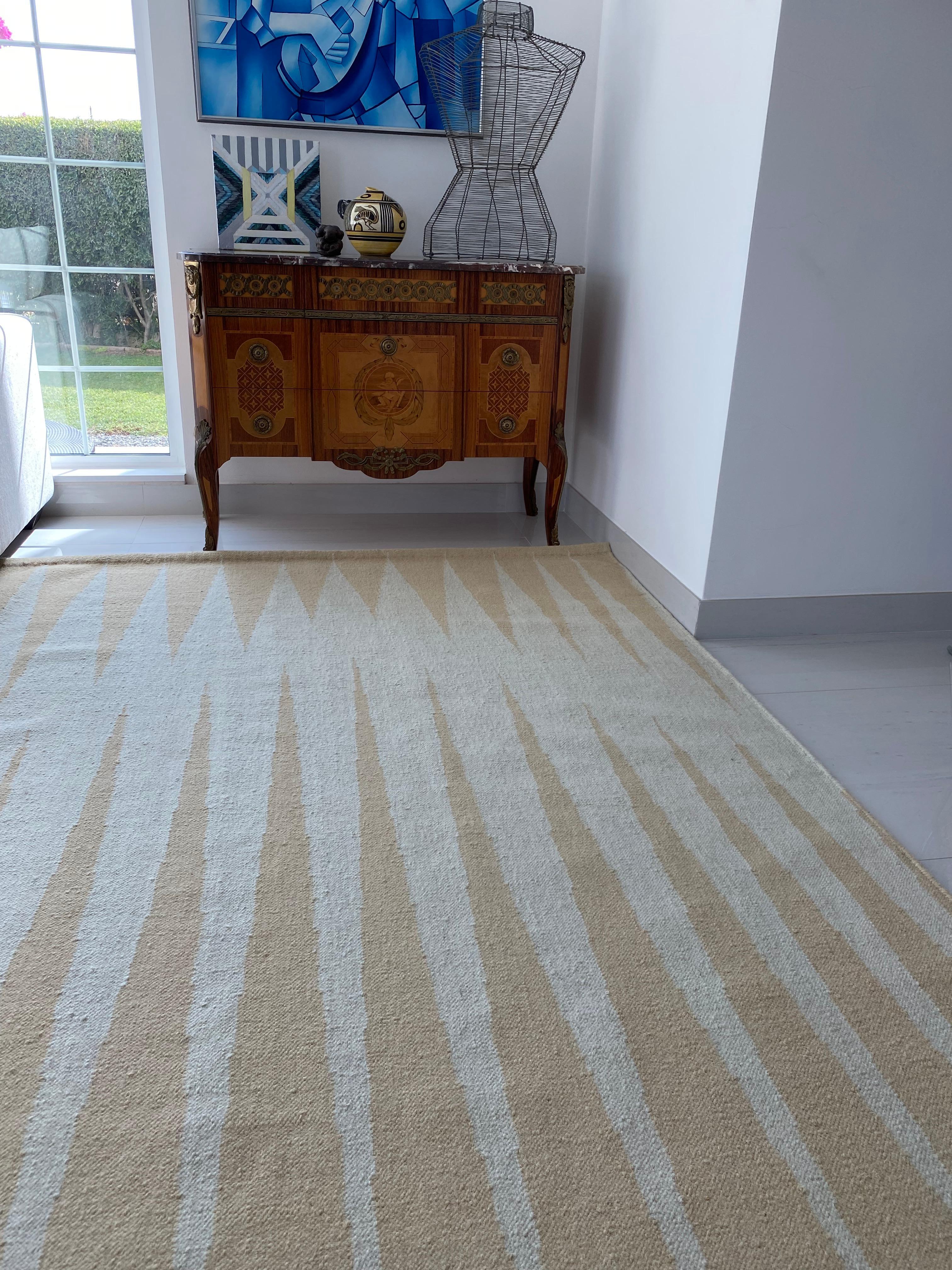 Contemporary  Rug Beige Wool Dhurrie Modern Geometric Neutral  Brown Earth  handmade carpet For Sale