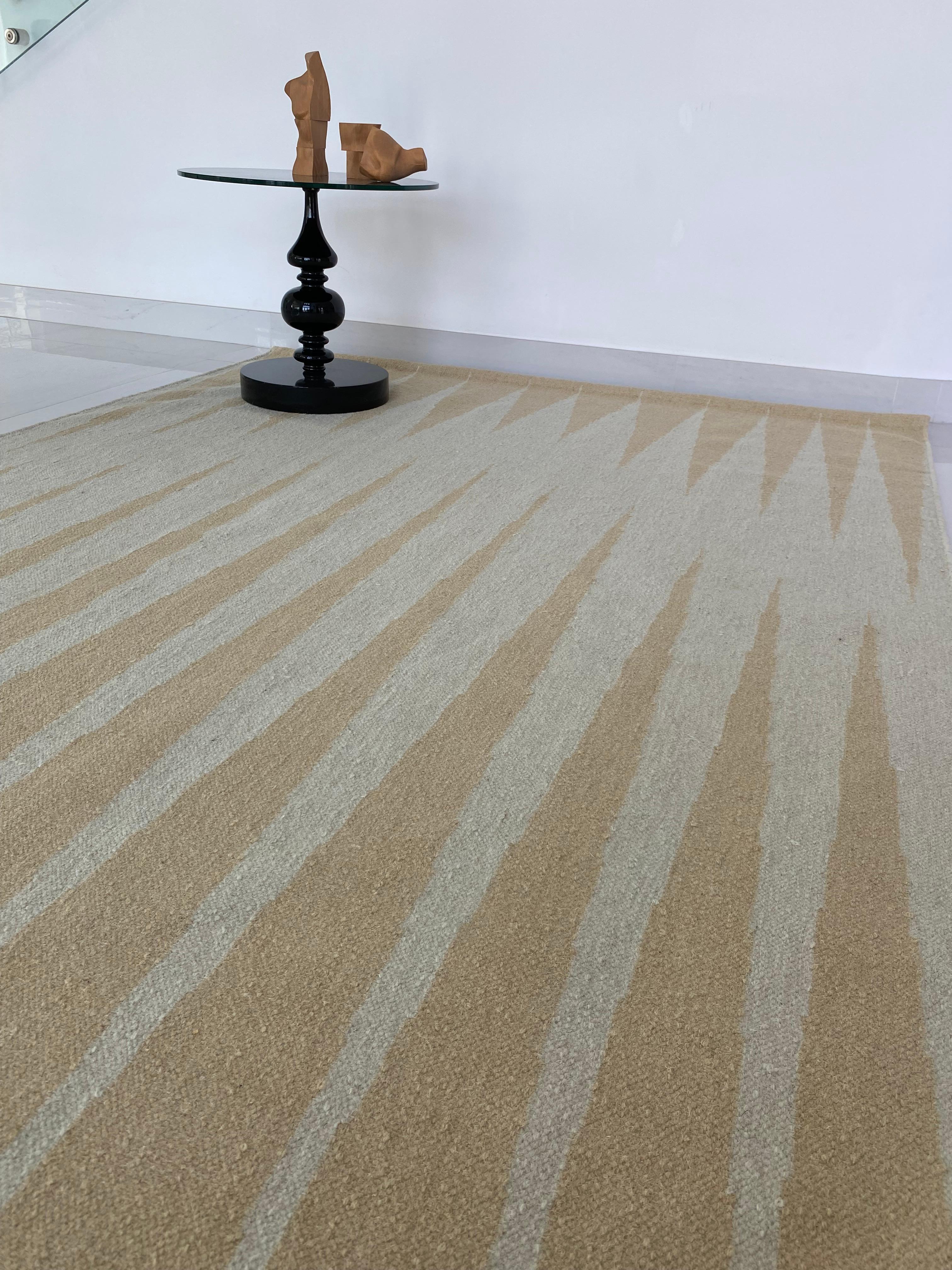  Teppich Beige Wolle Dhurrie Modern Geometrisch Neutral  Braune Erde  handgefertigter Teppich (21. Jahrhundert und zeitgenössisch) im Angebot
