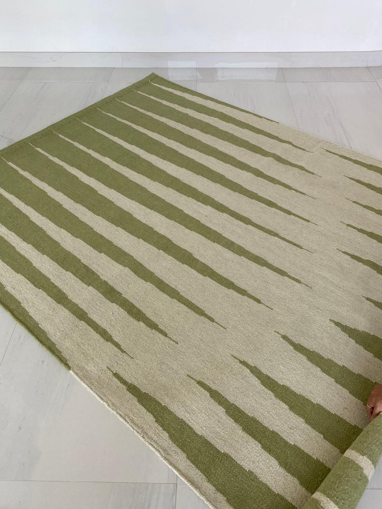 Contemporary Rug  Wool Dhurrie Pale Olive Modern Geometric Olive Green Beige carpet For Sale