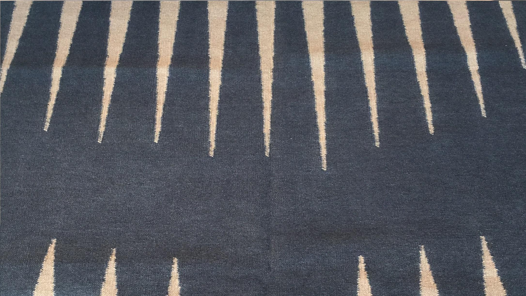 Rug 31st October - Modern Dhurrie Carpet Geometric Blue/Brown Handloom Wool  In New Condition For Sale In Dubai, Dubai