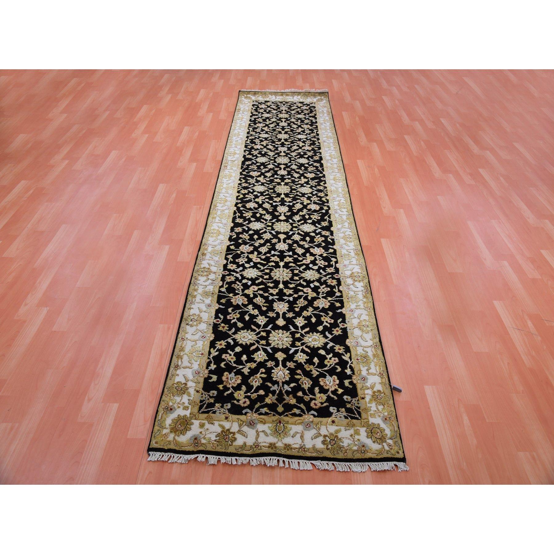 This is a truly genuine one-of-a-kind Hand Knotted Rajasthan Design Wool and Silk Oriental Rug. It has been Knotted for months and months in the centuries-old weaving craftsmanship techniques by expert artisans.
Primary materials: Wool
Latex: No