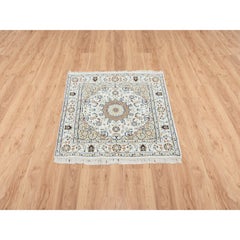 3'1"x3'1" Ivory 250 KPSI Nain Flower Design Pure Wool Hand Knotted Oriental Rug