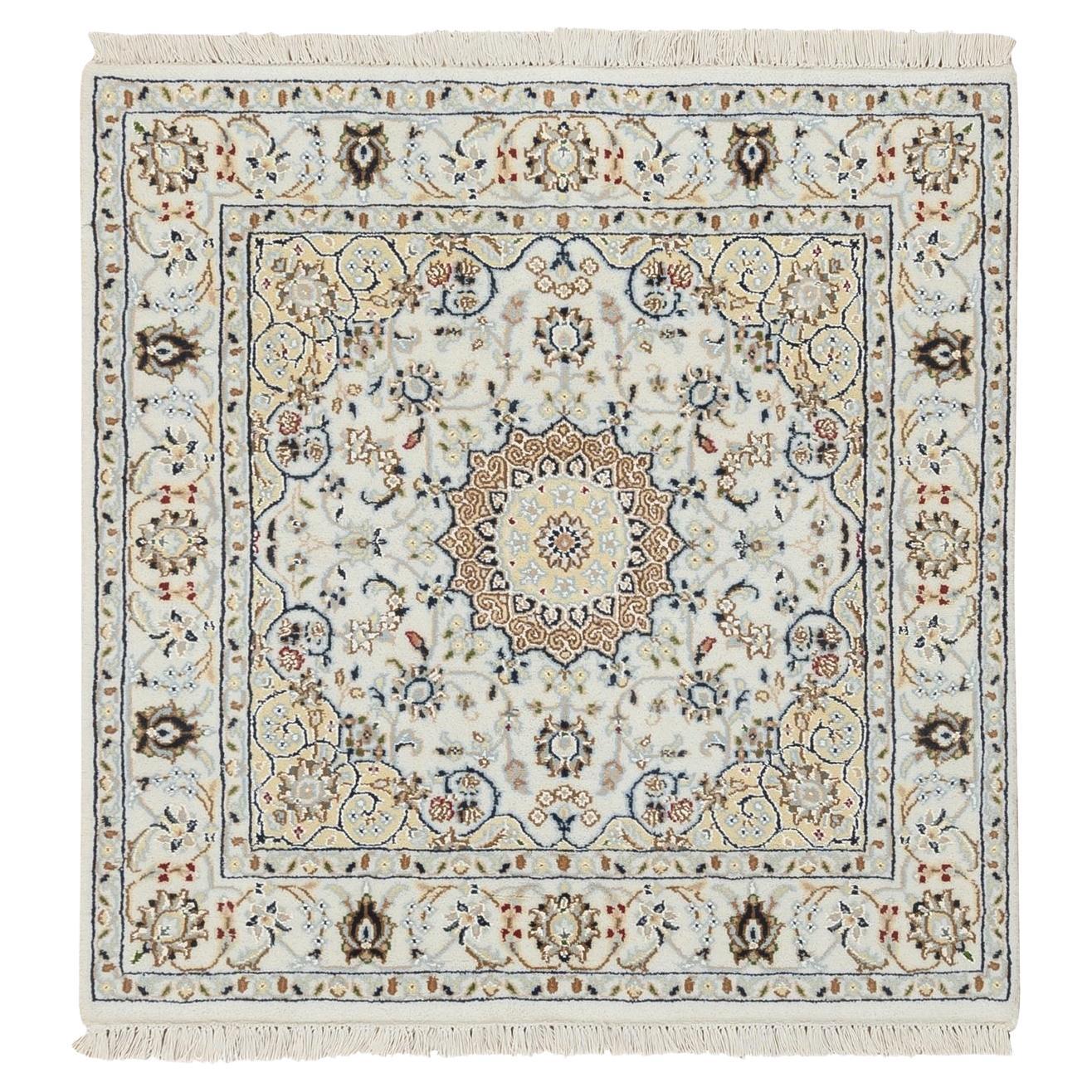 3
1"x3
1" Ivory 250 KPSI Nain Flower Design Pure Wool Hand Knotted Oriental Rug en vente