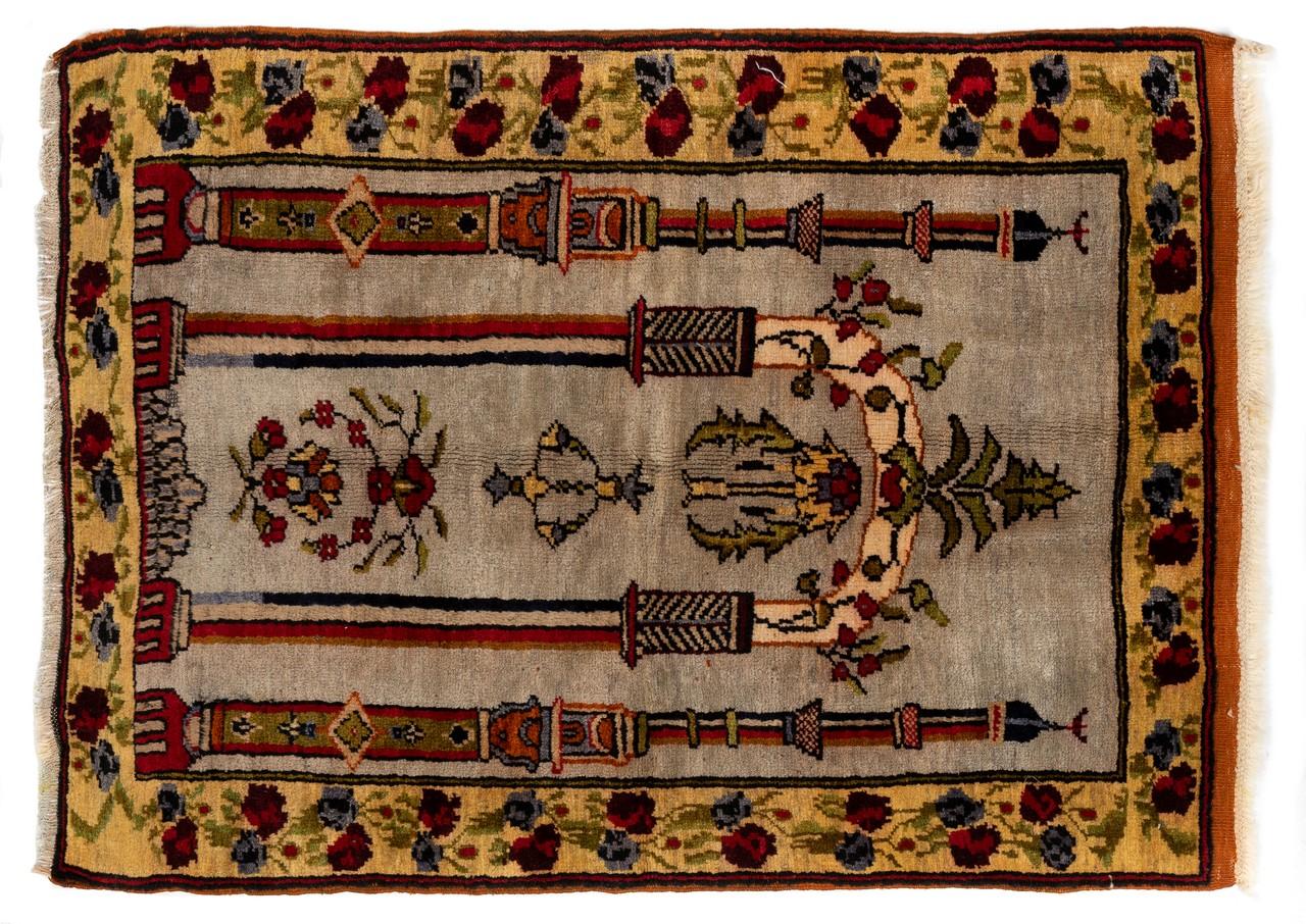 Turc Tapis de prière turc vintage en laine représentant un arc de cercle, des colonnes et des fleurs, 3x4.3 m en vente