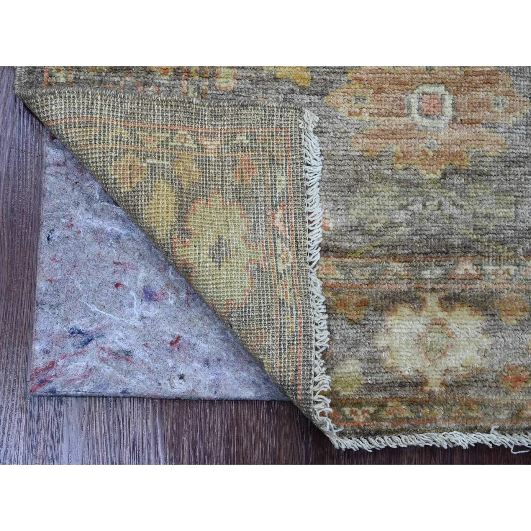 Marrone caffè, Tappeto afgano d'angora Oushak con design a foglie dai colori tenui, tinture vegetali, annodato a mano, 100% lana, Runner, Tappeto orientale
Materiali primari: Lana
Lattice: No Pile 
altezza: 0,25 pollici
Stile: Di transizione
Colore