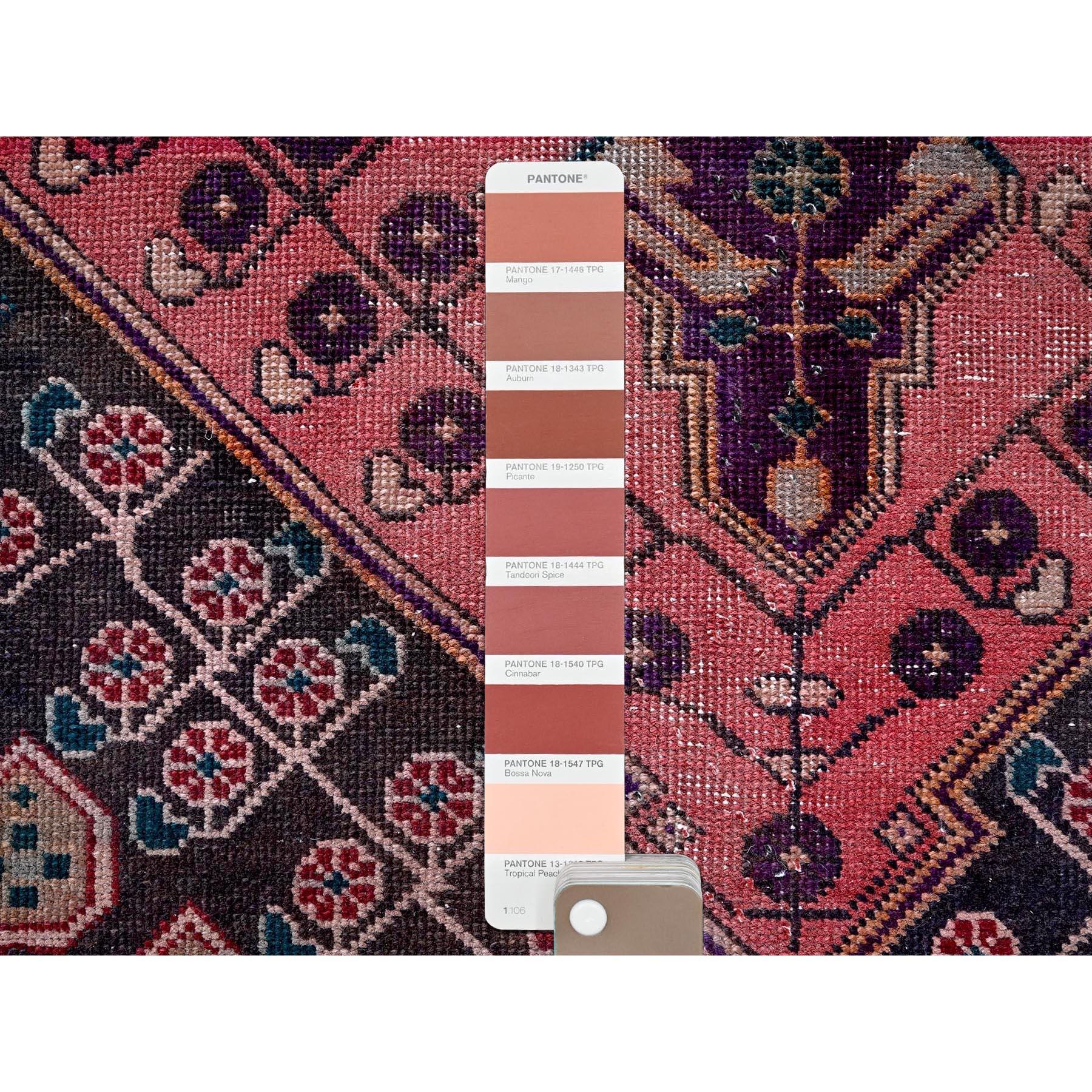 3'1'x9' Blush Red Ovedyed Persian Lilahan Handgeknüpfter Läufer aus reiner Wolle (Persisch) im Angebot