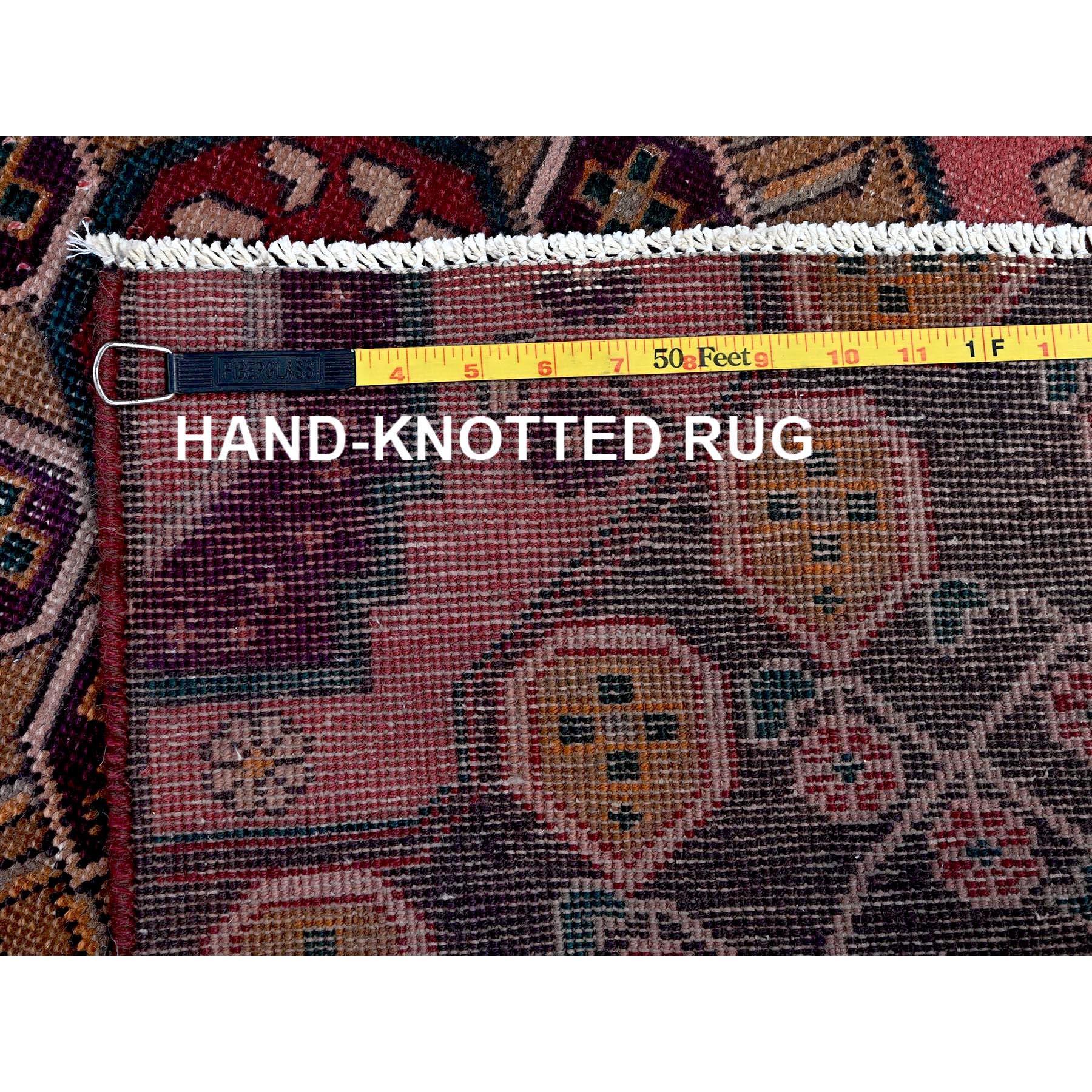 3'1'x9' Blush Red Ovedyed Persian Lilahan Handgeknüpfter Läufer aus reiner Wolle im Angebot 1