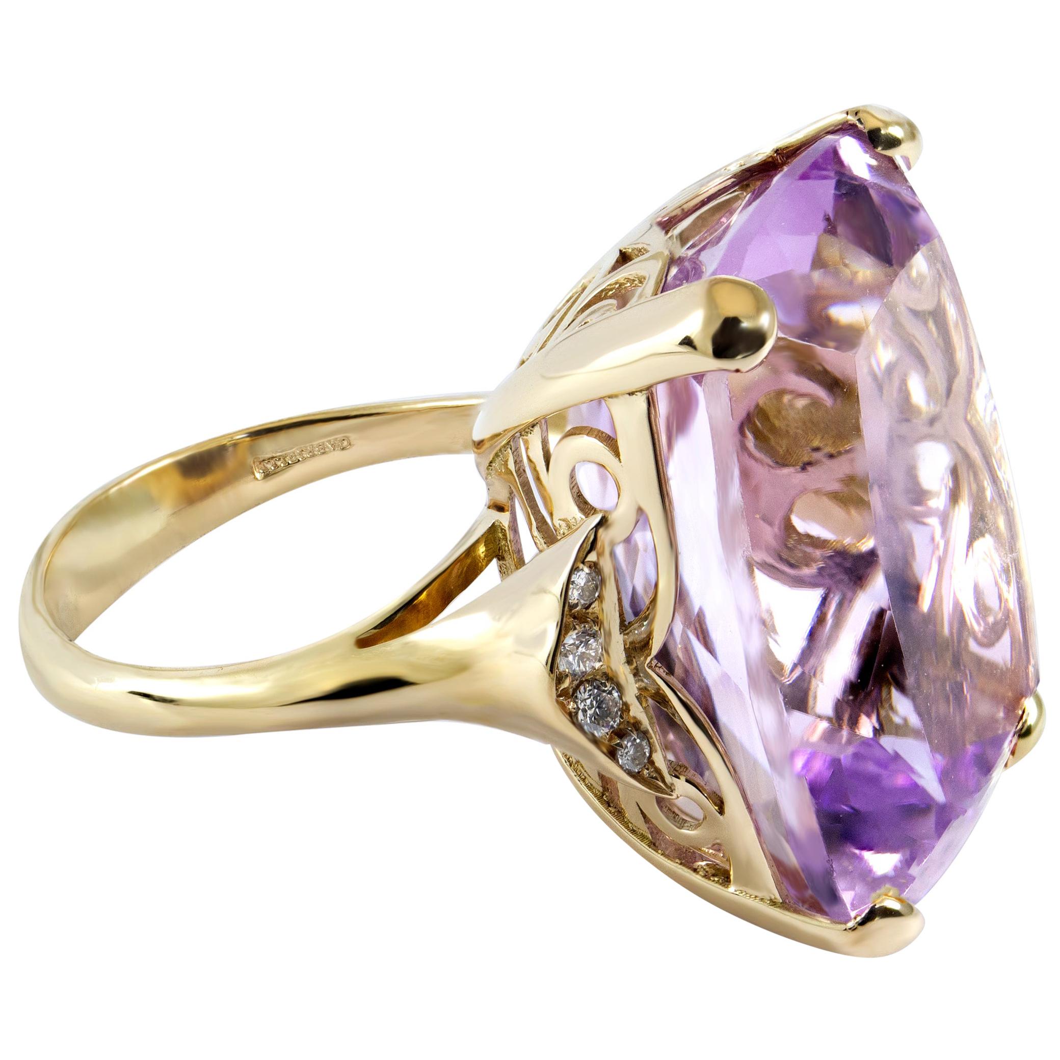 32 Carat Amethyst and White Diamond Ring Set in 18 Karat Gold Made in Italy