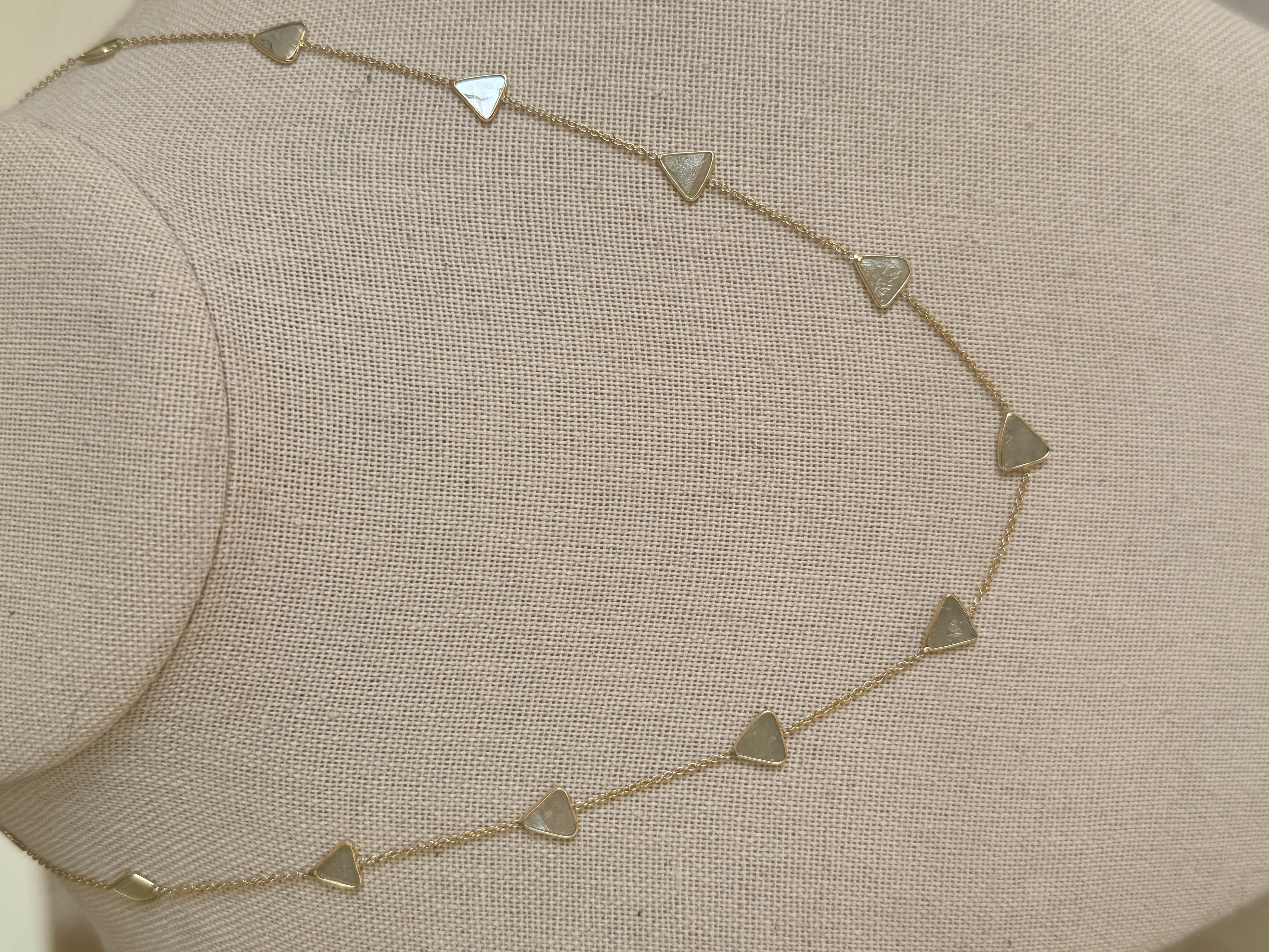 Halskette aus 14 Karat Gold mit 3,2 Karat Diamantscheiben (Moderne) im Angebot