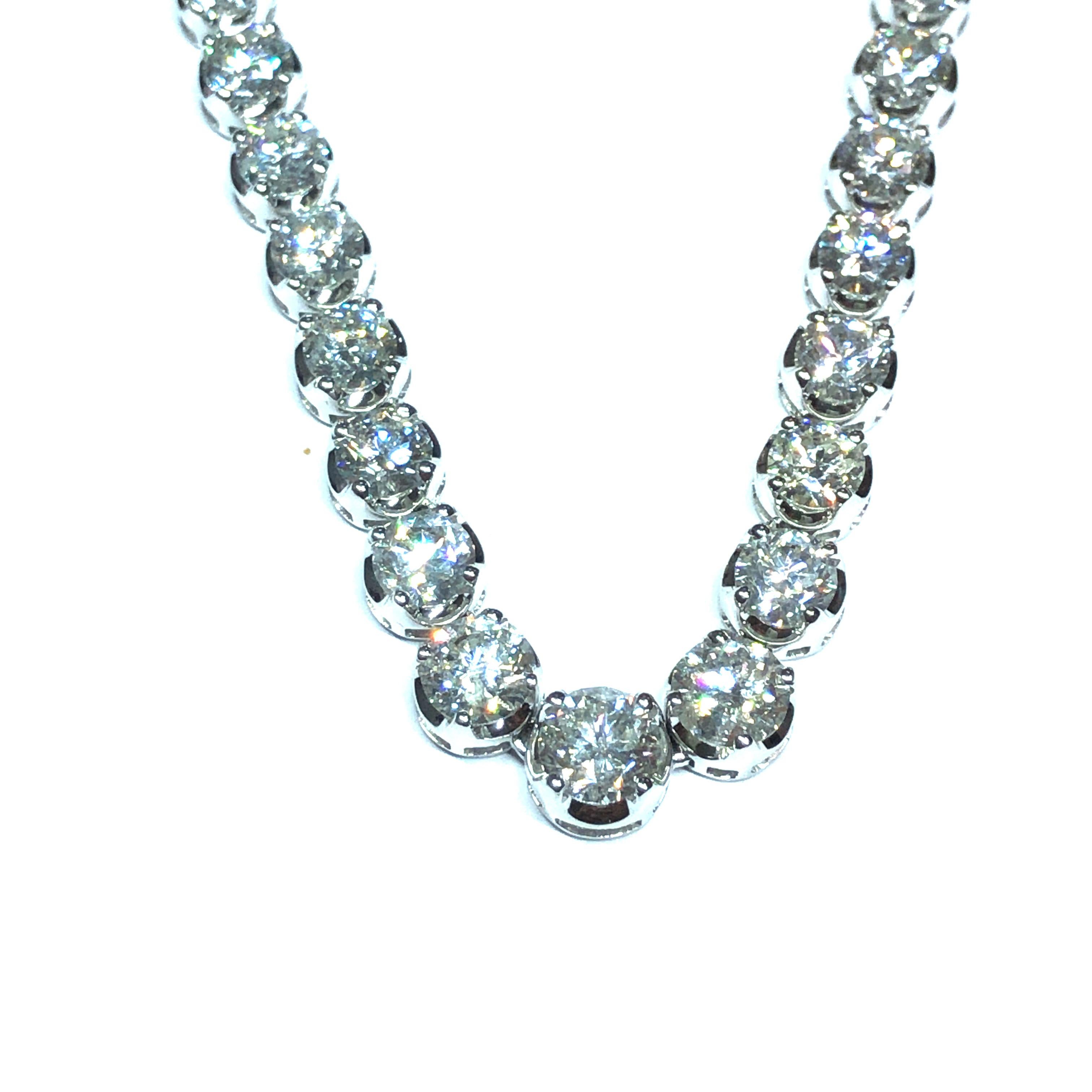 32 Carat Diamond Tennis Necklace 18 Karat White Gold 4 Claws Set Riviera Line For Sale 6
