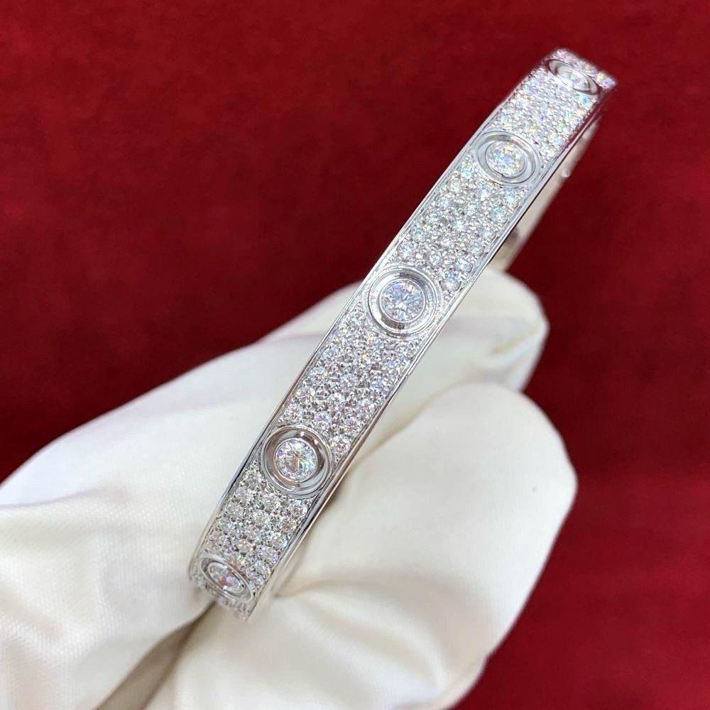 Round Cut 3.bracelet en or blanc 18 carats avec 2 diamants en vente