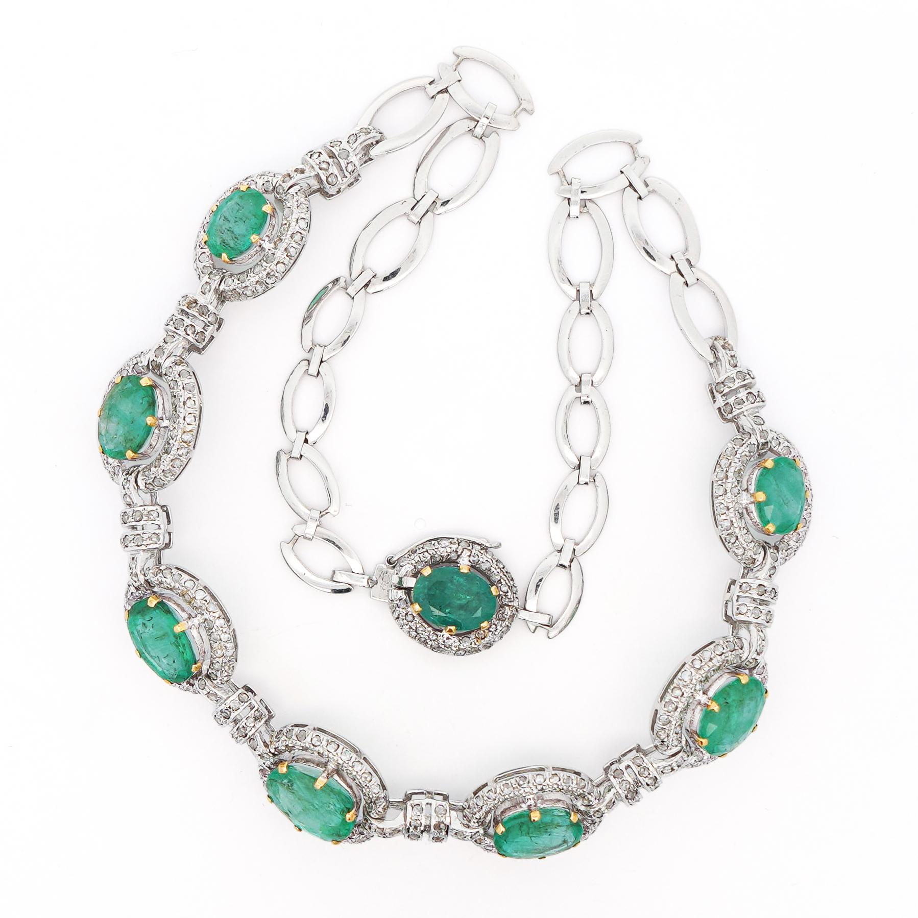 Women's 32 Carat Emerald and Rose-Cut Diamond Necklace & Earring Set in 18K Gold For Sale