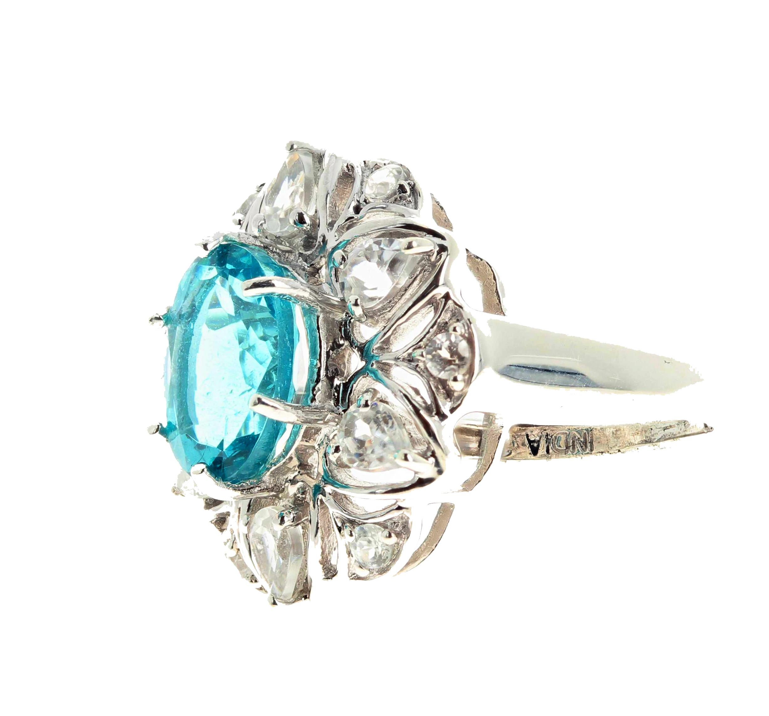 AJD Atemberaubender Ring mit 3,2 Karat natürlichem Brillantblauem Zirkon und natürlichen weißen Zirkon für Damen oder Herren im Angebot