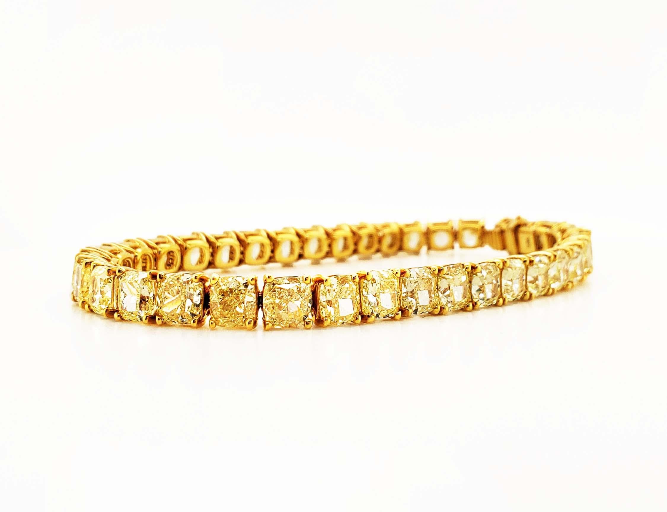 32+ Karat natürlicher gelber Fancy-Diamant-Tennisarmband im Kissenschliff GIA Scarselli im Zustand „Neu“ im Angebot in New York, NY