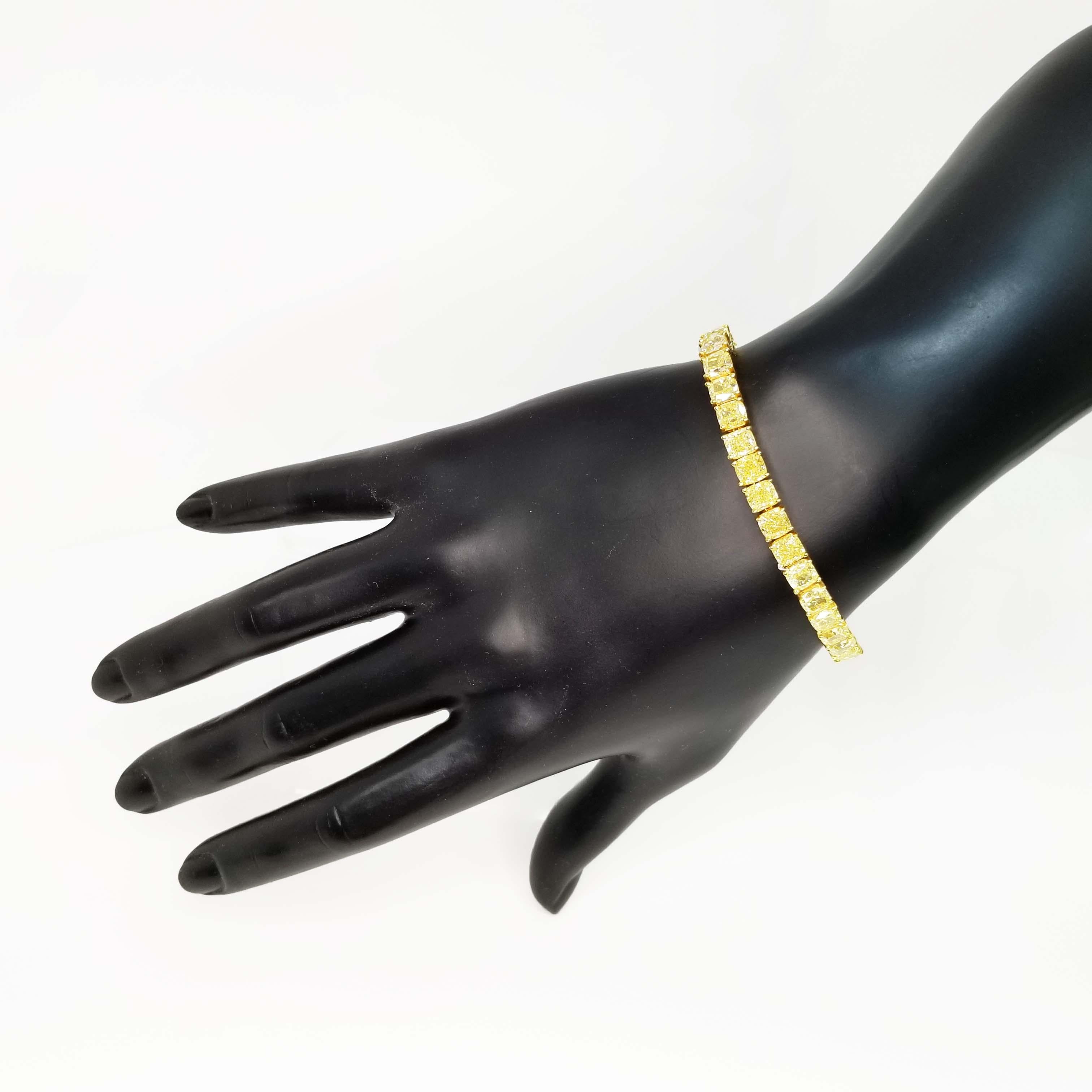 32+ Karat natürlicher gelber Fancy-Diamant-Tennisarmband im Kissenschliff GIA Scarselli für Damen oder Herren im Angebot