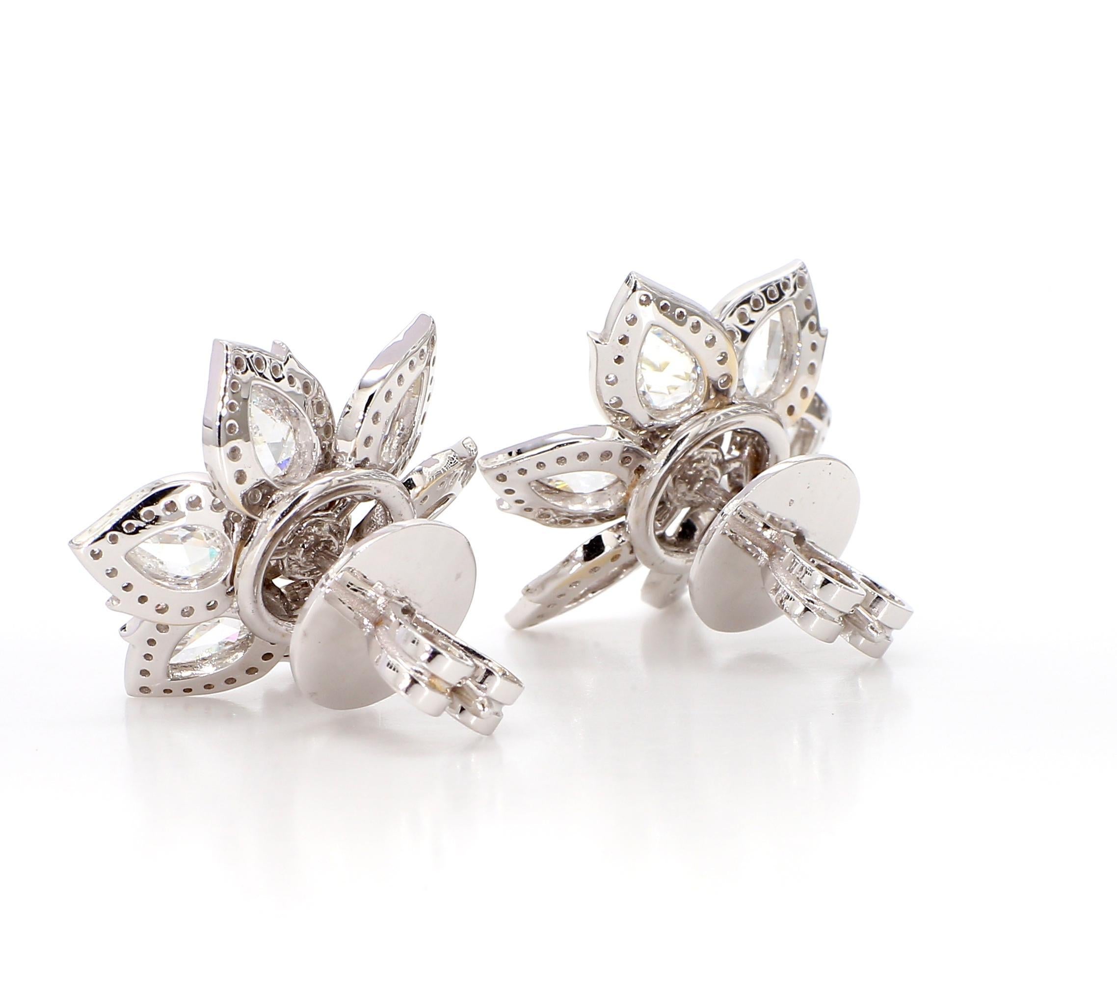 3.2 Carat Natural Fancy Yellow Diamond Earrings 18K Gold In New Condition For Sale In New York, NY