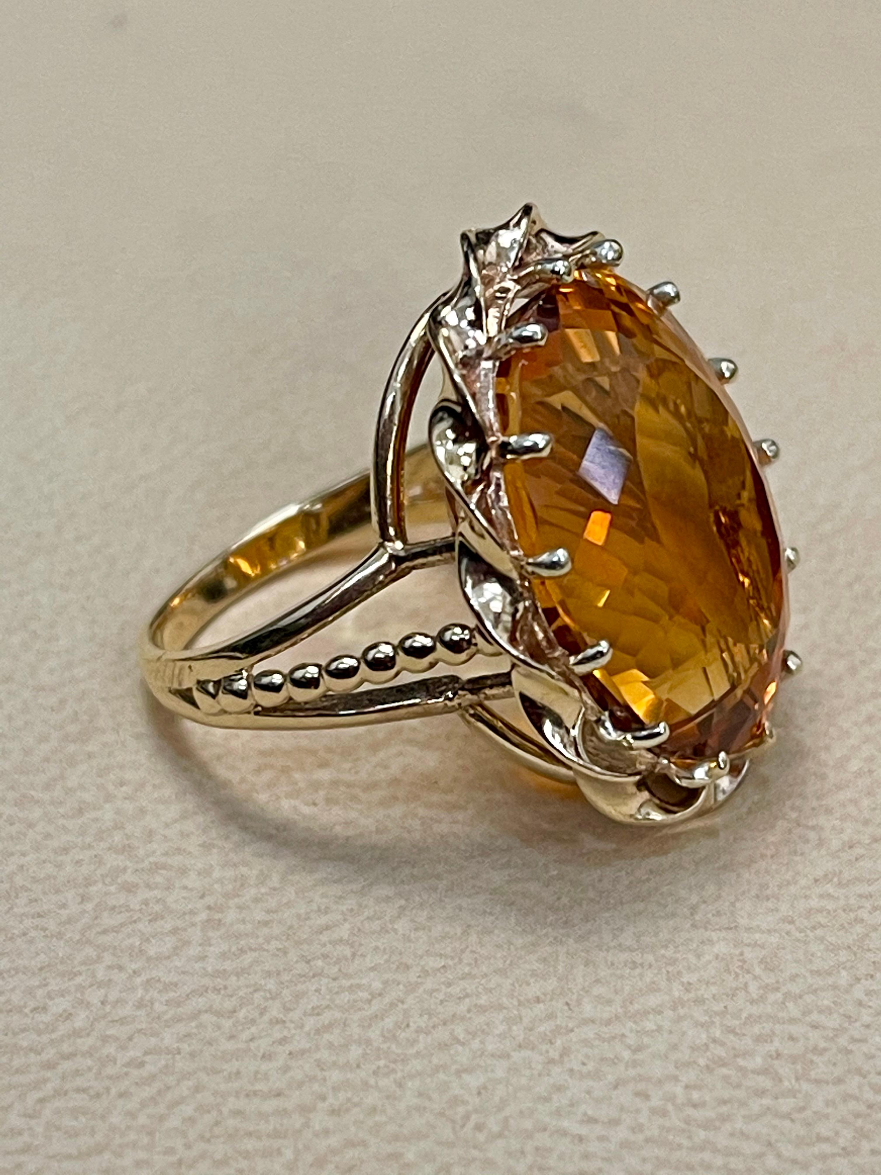 32 Carat Natural Oval Citrine Cocktail Ring in 14 Karat Yellow Gold, Estate In Excellent Condition For Sale In New York, NY