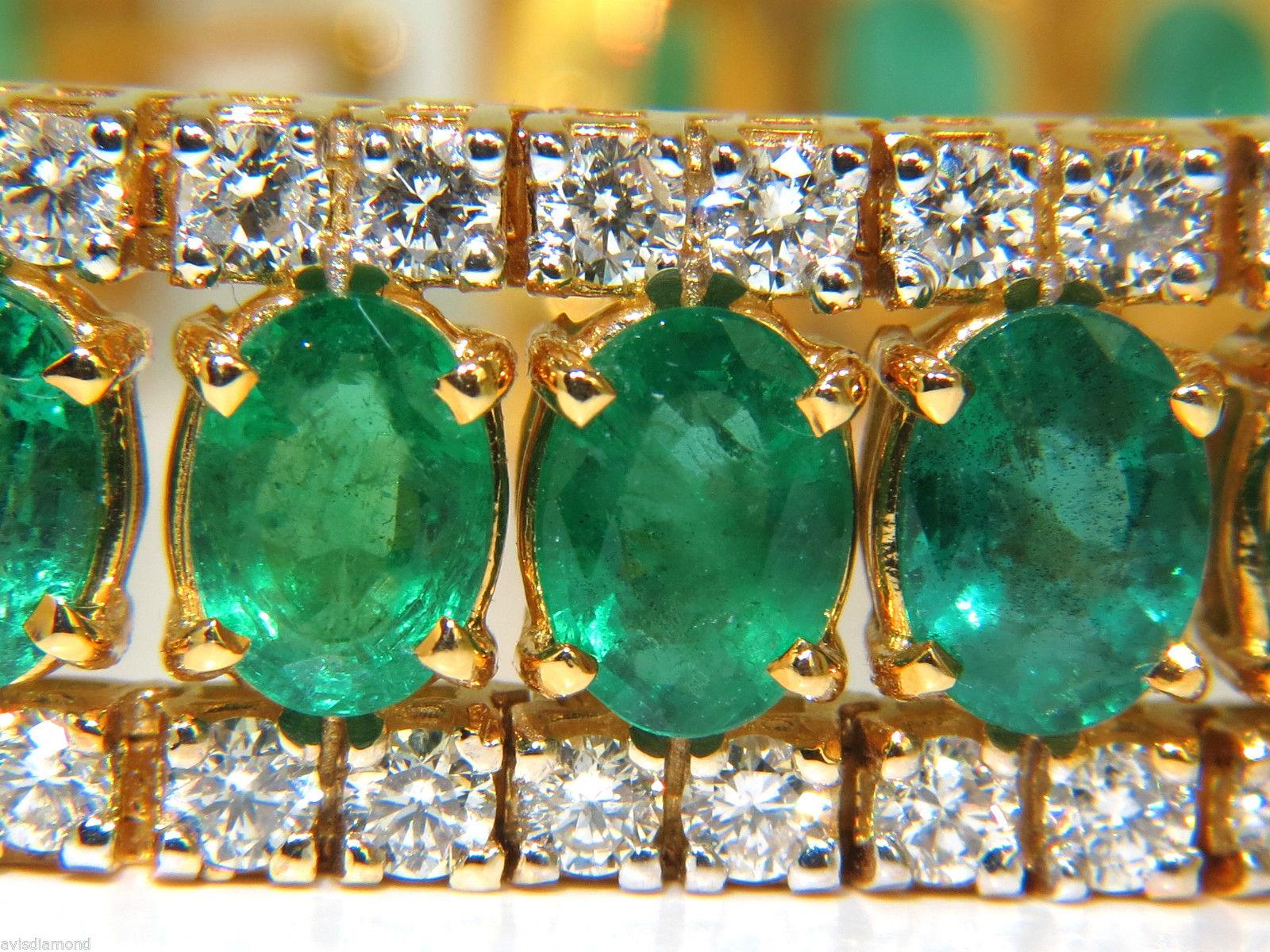 The Essence:

25.00ct. Natural Fine Emeralds

31 in total.

Average: 7.1 X 5.1mm

Vivid Green, clean and supreme sheen.

Great transparency & video on request.



Diamonds: 7.00ct.

Rounds & full cuts

G-color, Vs-2 clarity.



14kt. yellow gold.
