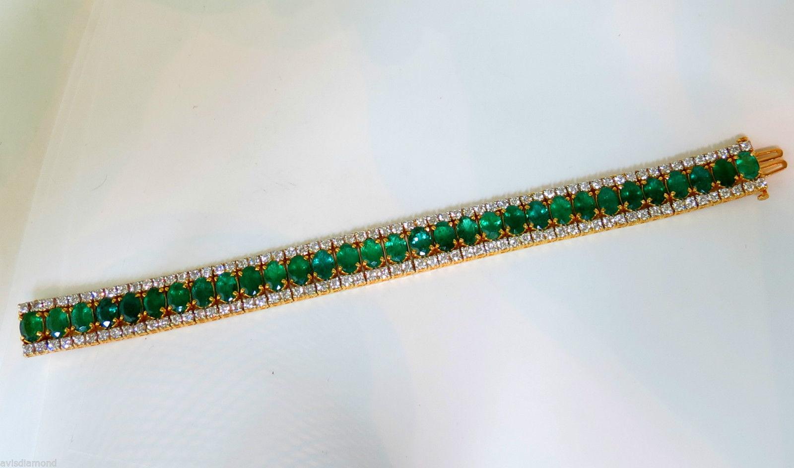 Women's or Men's 32 Carat Natural Vivid Green Emerald Diamond Bracelet G/VS Multirow For Sale