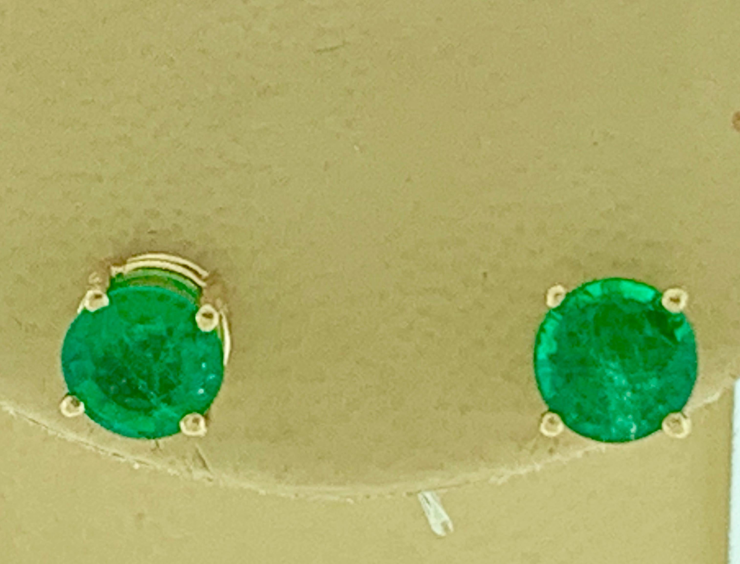 Round Cut 3.2 Carat Round Colombian Emerald Stud Post Earrings 14 Karat Yellow Gold