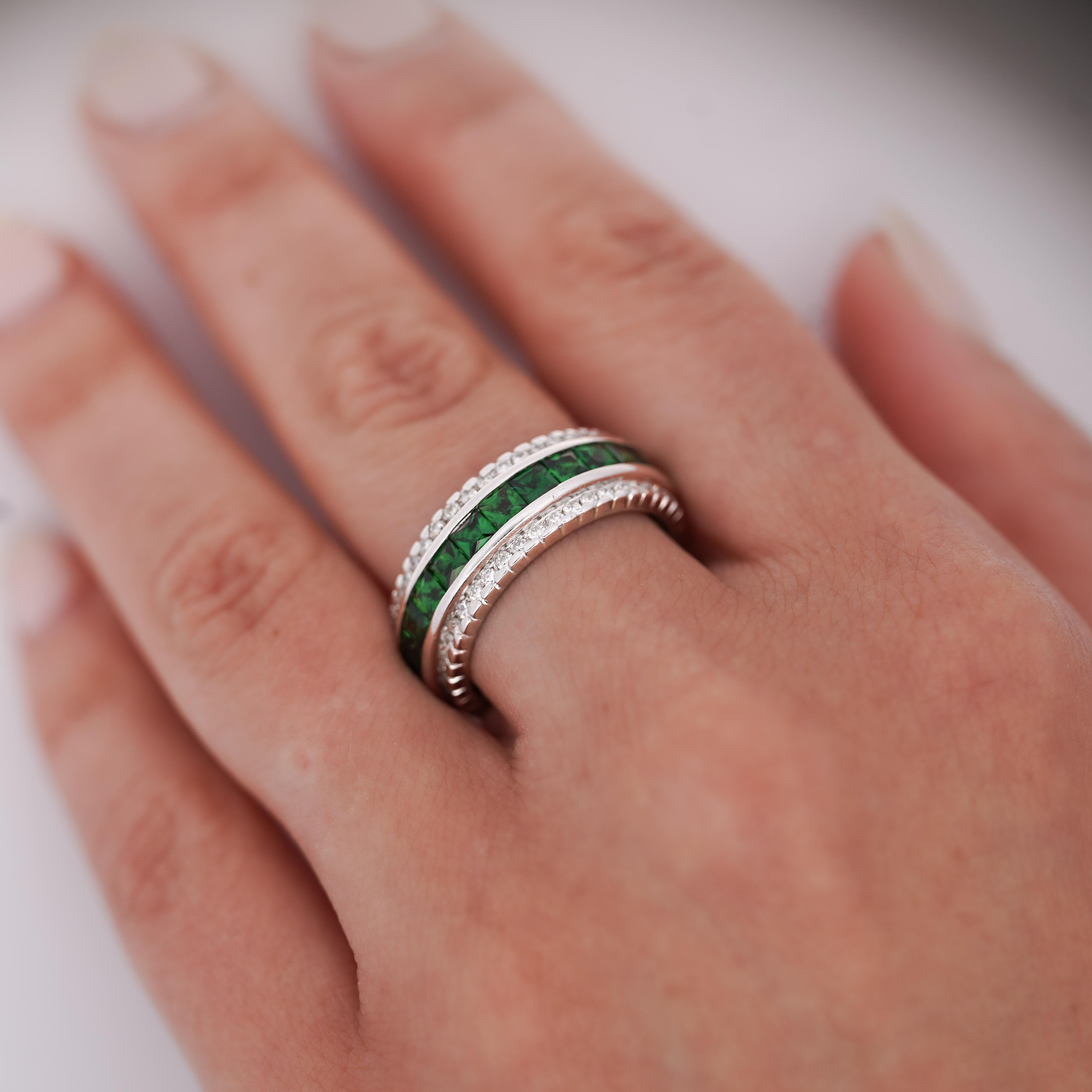 Bague en or blanc 18 carats 3,2 carats Tsavorite et diamant Channel Excellent état - En vente à Miami, FL