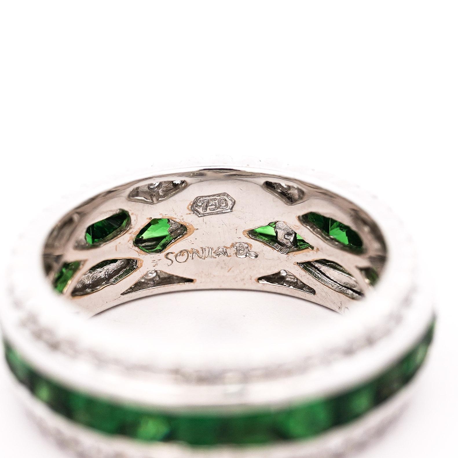 Bague en or blanc 18 carats 3,2 carats Tsavorite et diamant Channel en vente 2