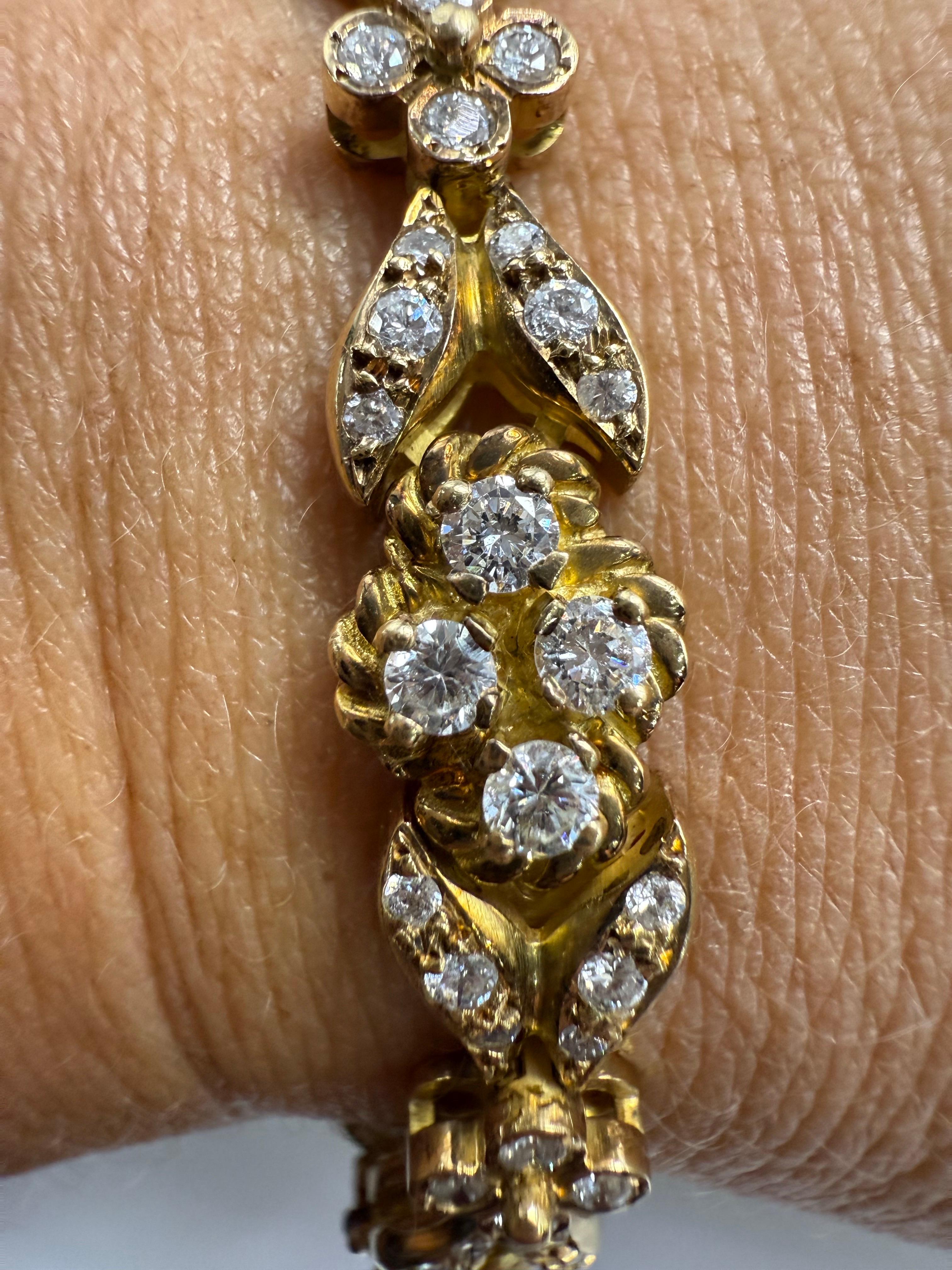 32 carati Collana, orecchini e bracciale con diamanti in oro 18KT In condizioni Nuovo in vendita a Boca Raton, FL