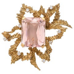 32 Carat Morganite Diamonds 18 Carat Yellow Gold Brooch