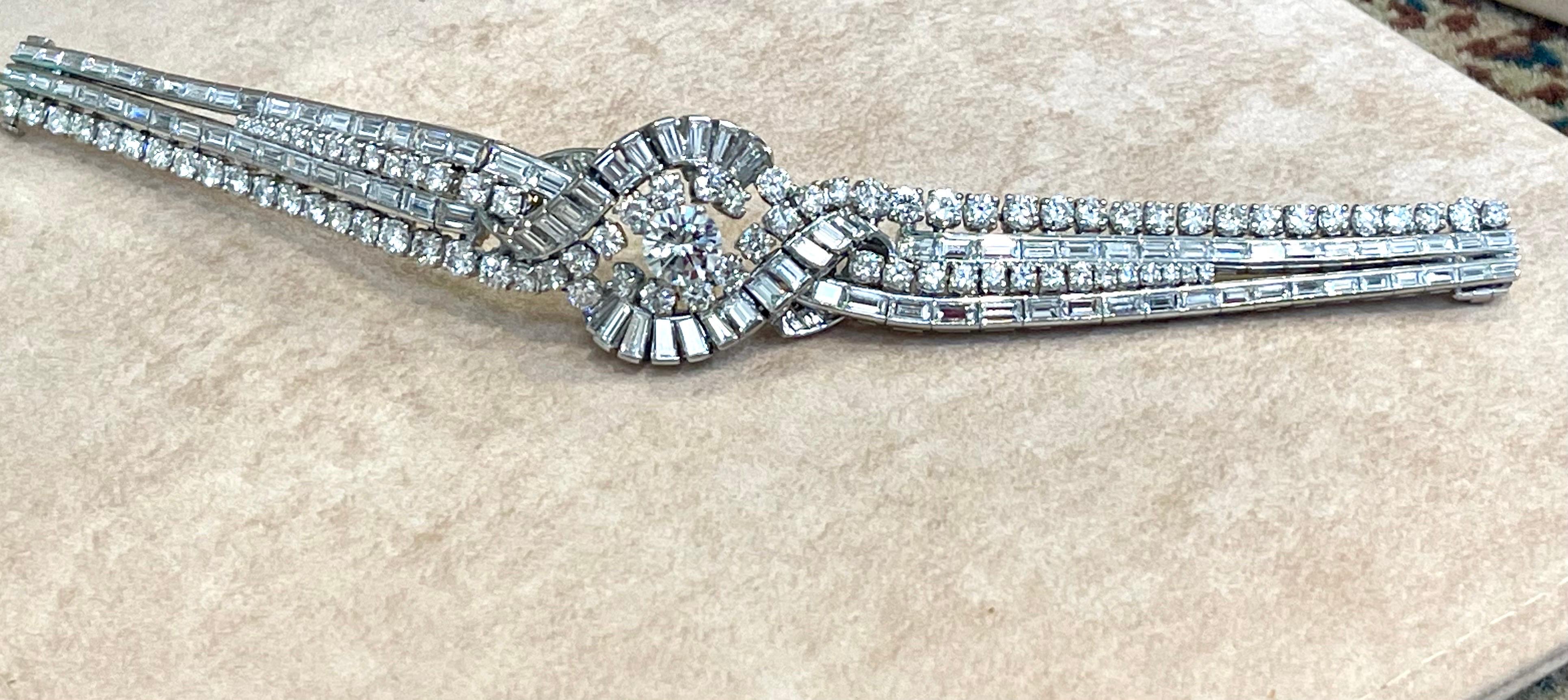 32 Ct Diamond 1.79 Diamond GIA Cert Platinum Art Deco Style Bracelet In Excellent Condition For Sale In New York, NY