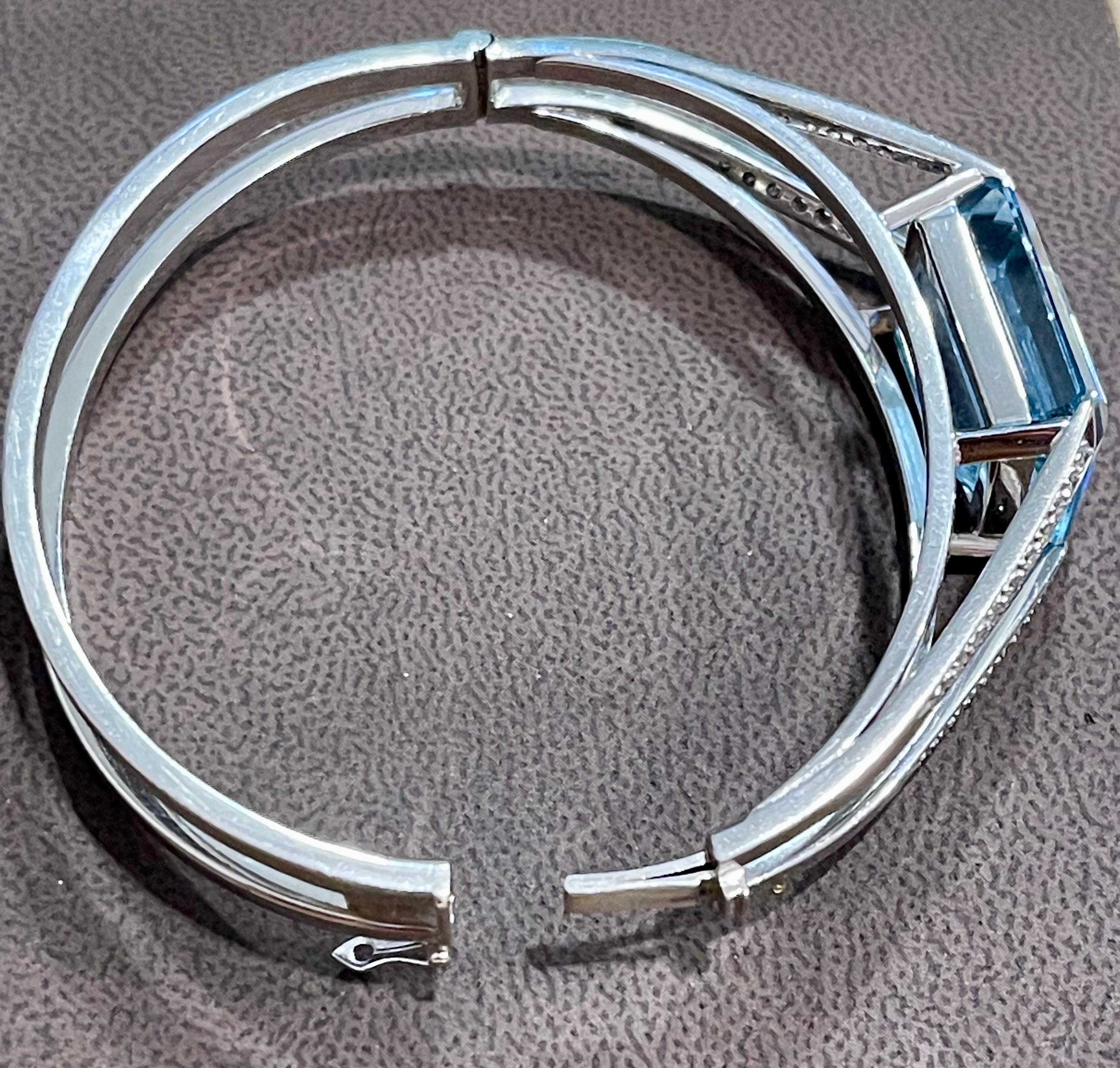 Bracelet jonc / bracelet en or blanc 18 carats avec diamants et aigue-marine naturelle 32 carats, 46 grammes en vente 2