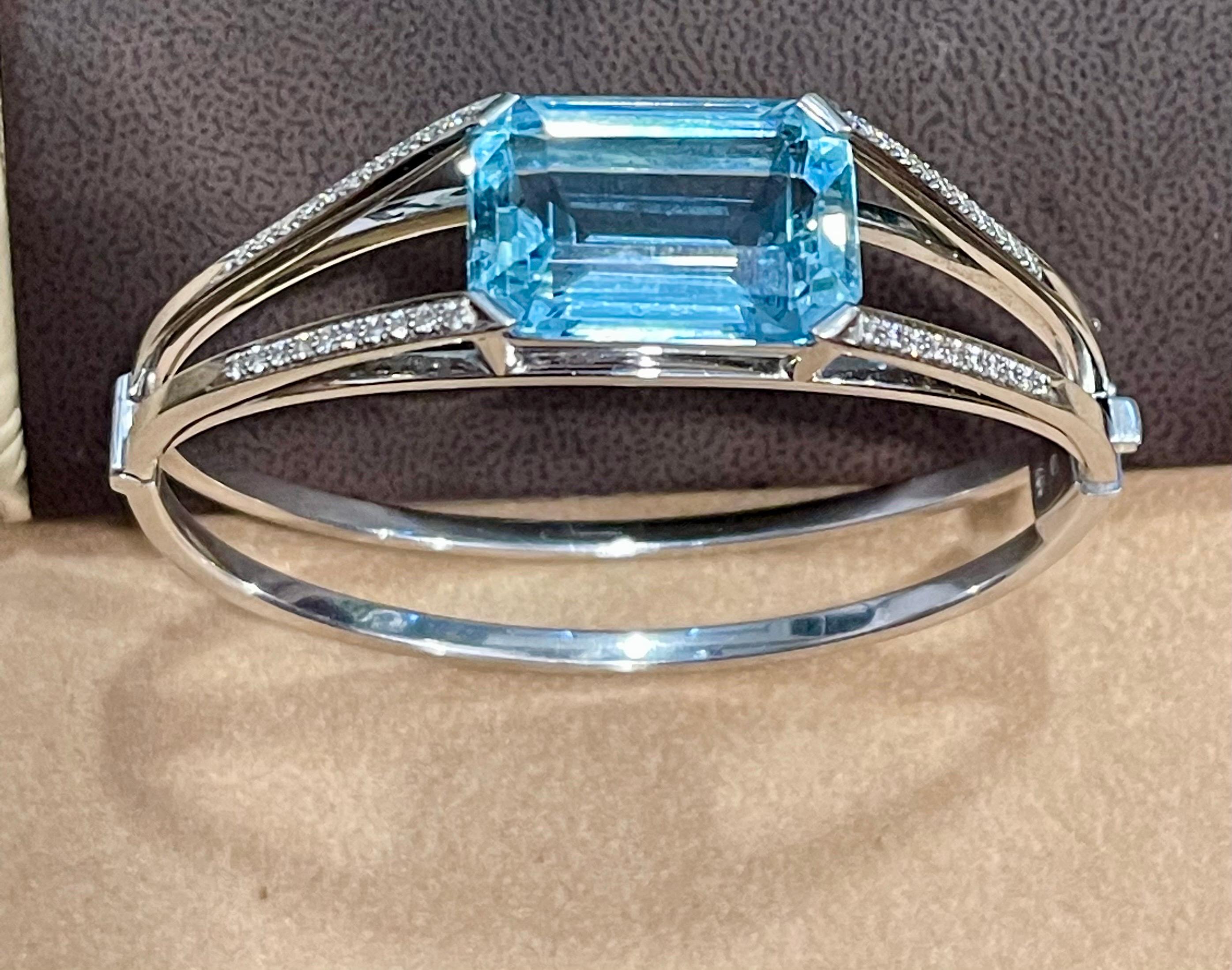 Bracelet jonc / bracelet en or blanc 18 carats avec diamants et aigue-marine naturelle 32 carats, 46 grammes en vente 4