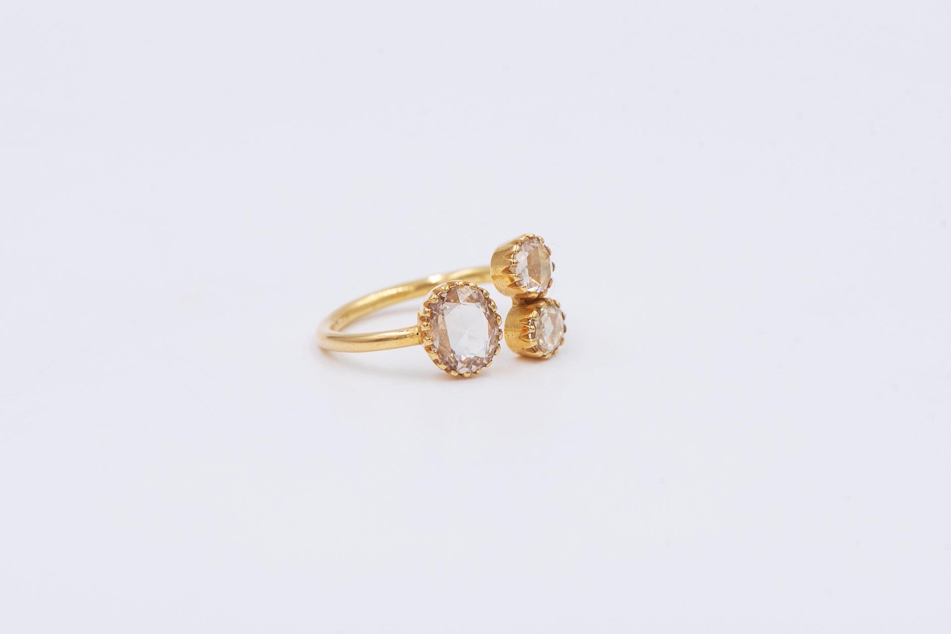 3.2 CTs VS1 Rose Cut Diamond, 18K Gold Ring For Sale 1
