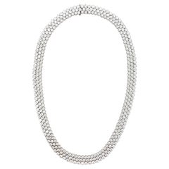 Collier en or blanc 18 carats à trois rangées de diamants ronds brillants de 32 carats