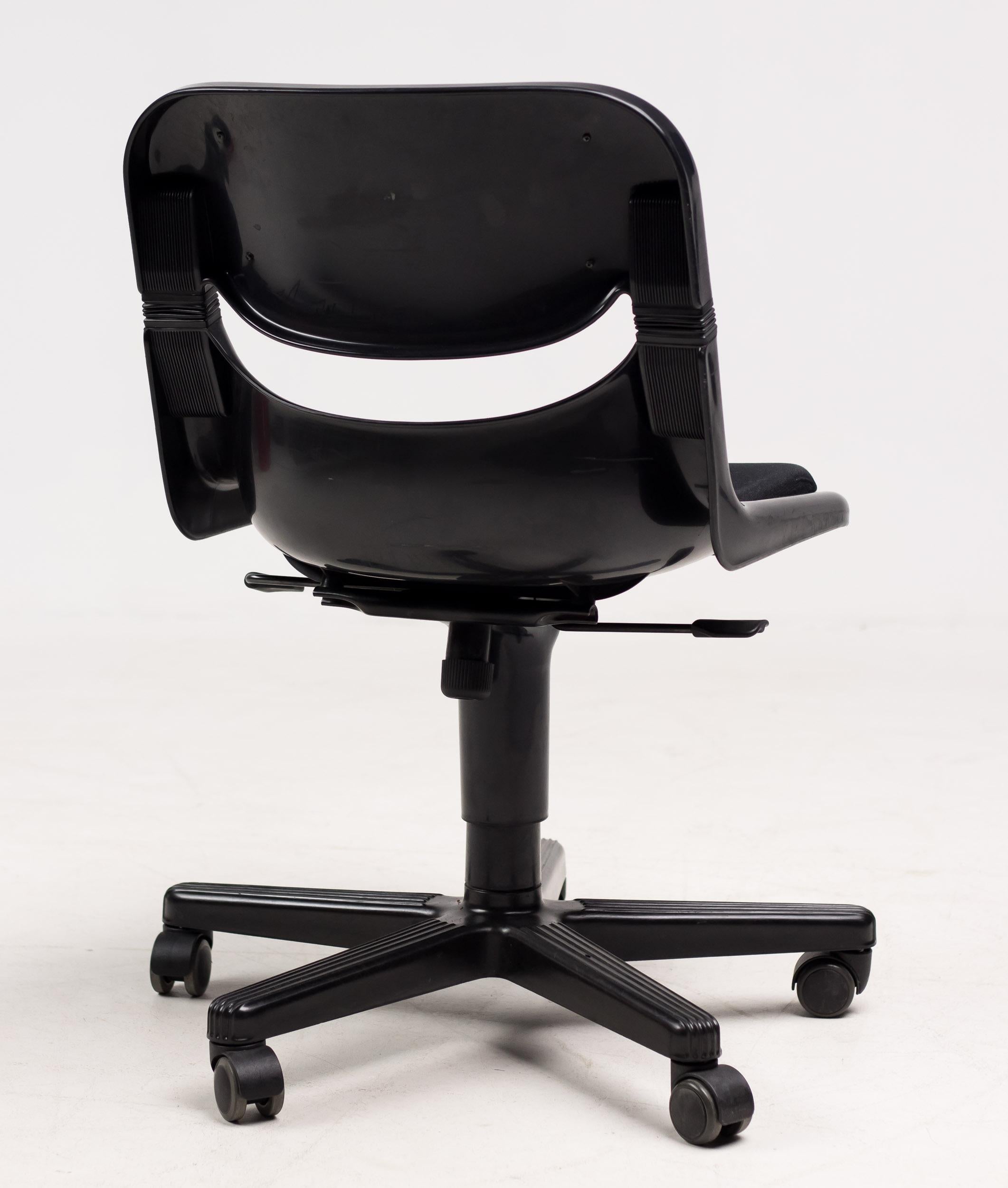 dorsal office chair