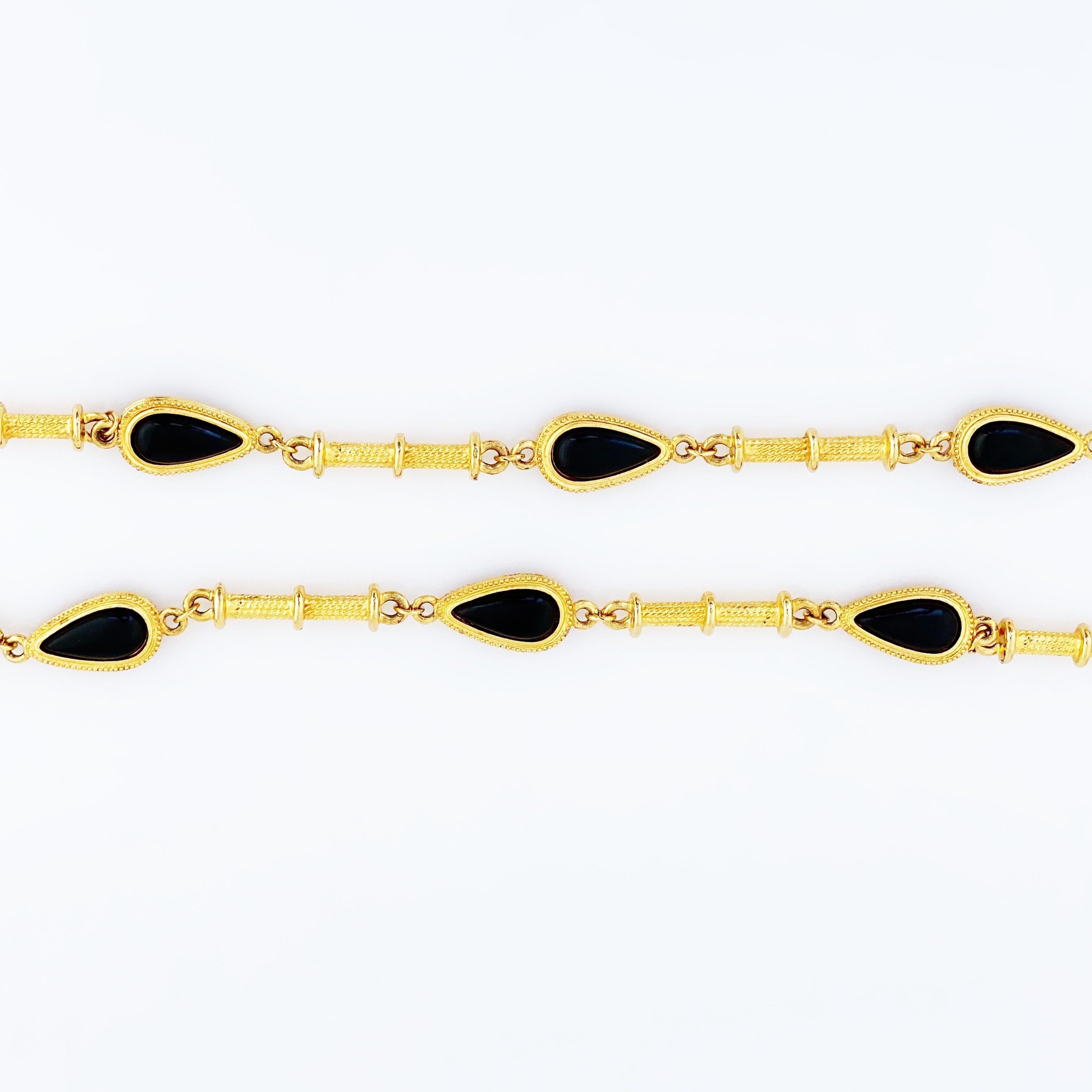 Goldgold Gliederkette mit schwarzen Tränendetails aus schwarzem Harz, 1980er Jahre (Moderne) im Angebot
