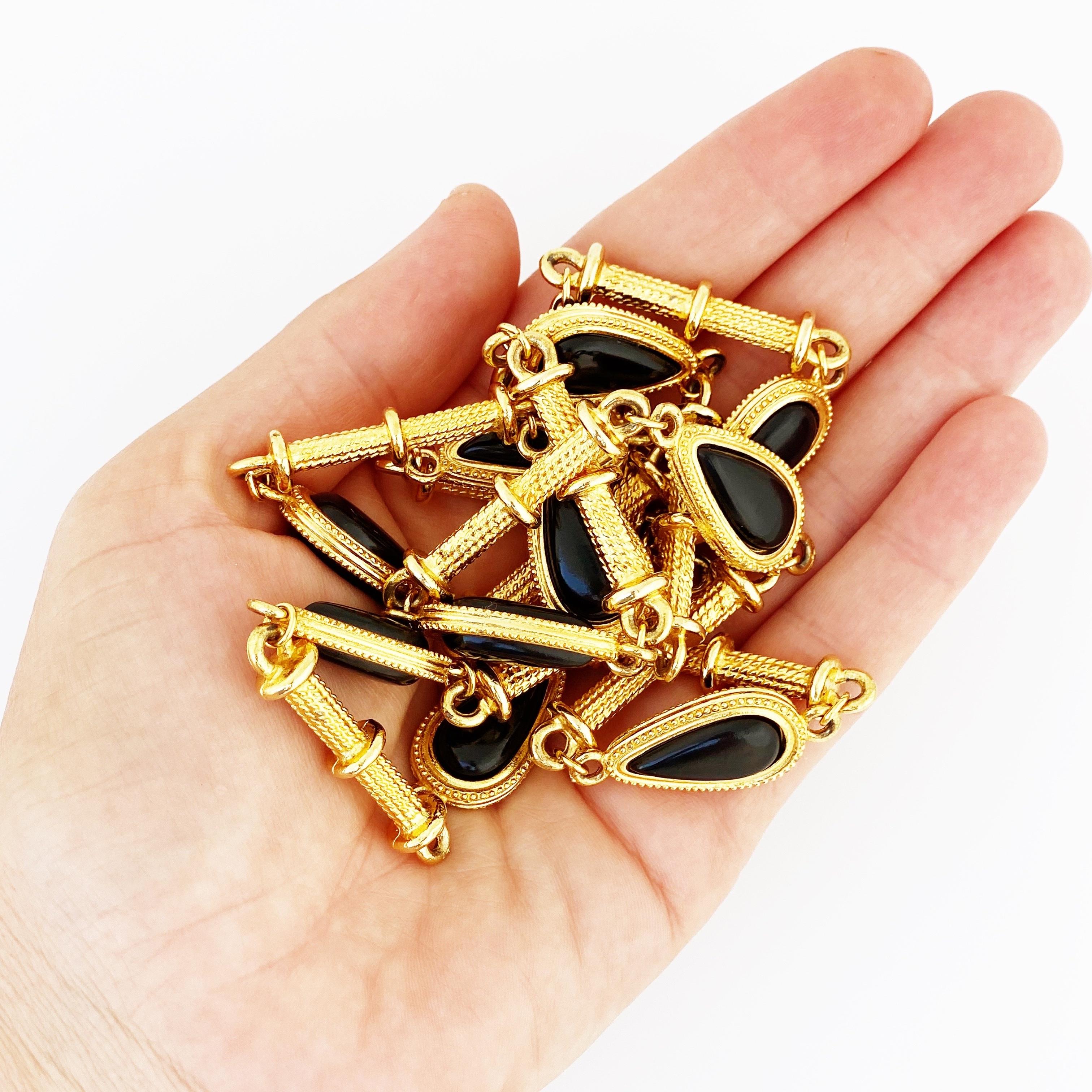 Goldgold Gliederkette mit schwarzen Tränendetails aus schwarzem Harz, 1980er Jahre Damen im Angebot