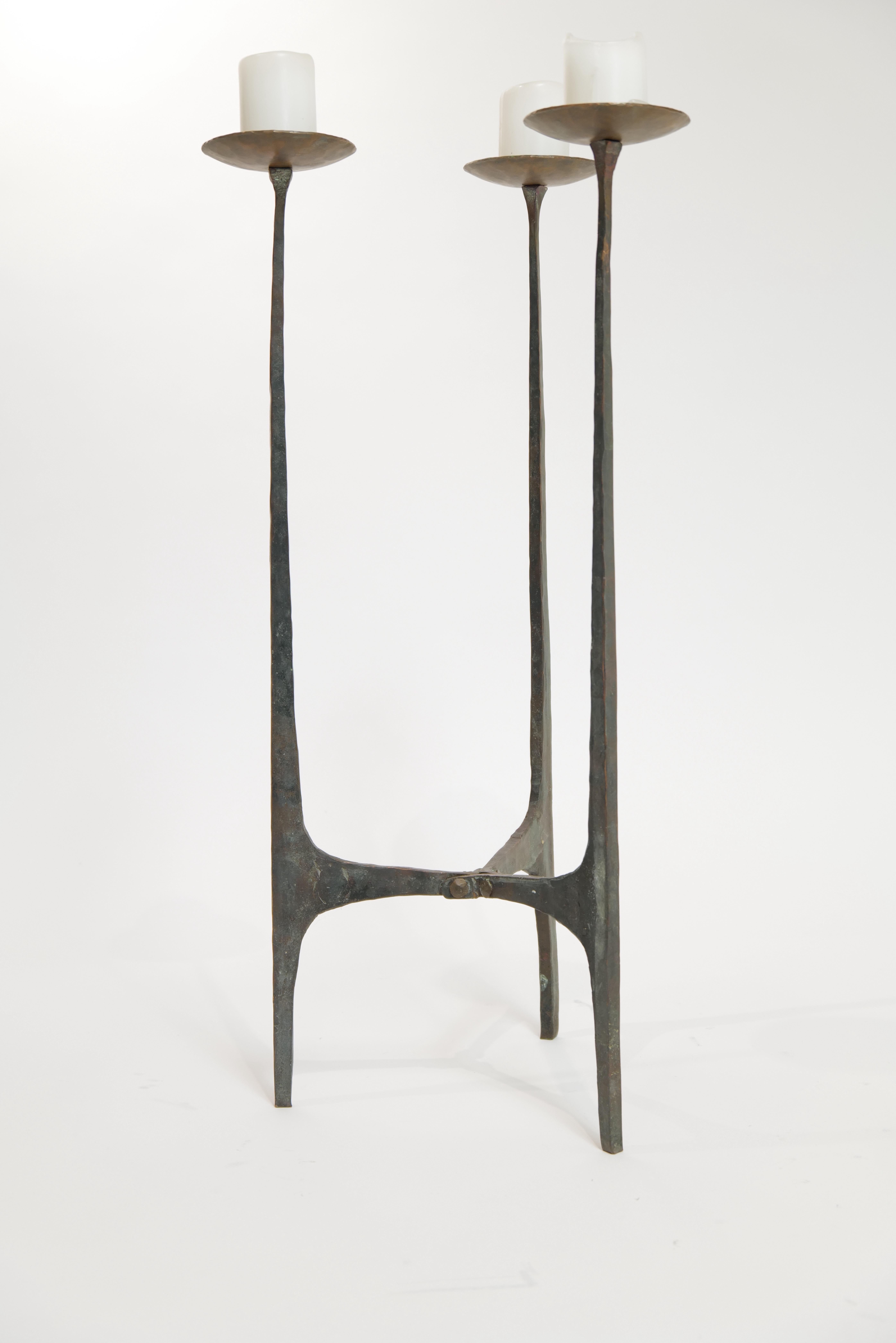 32 Zoll großer brutalistischer Kerzenhalter aus Bronze, Mitte des 20. Jahrhunderts im Angebot 6
