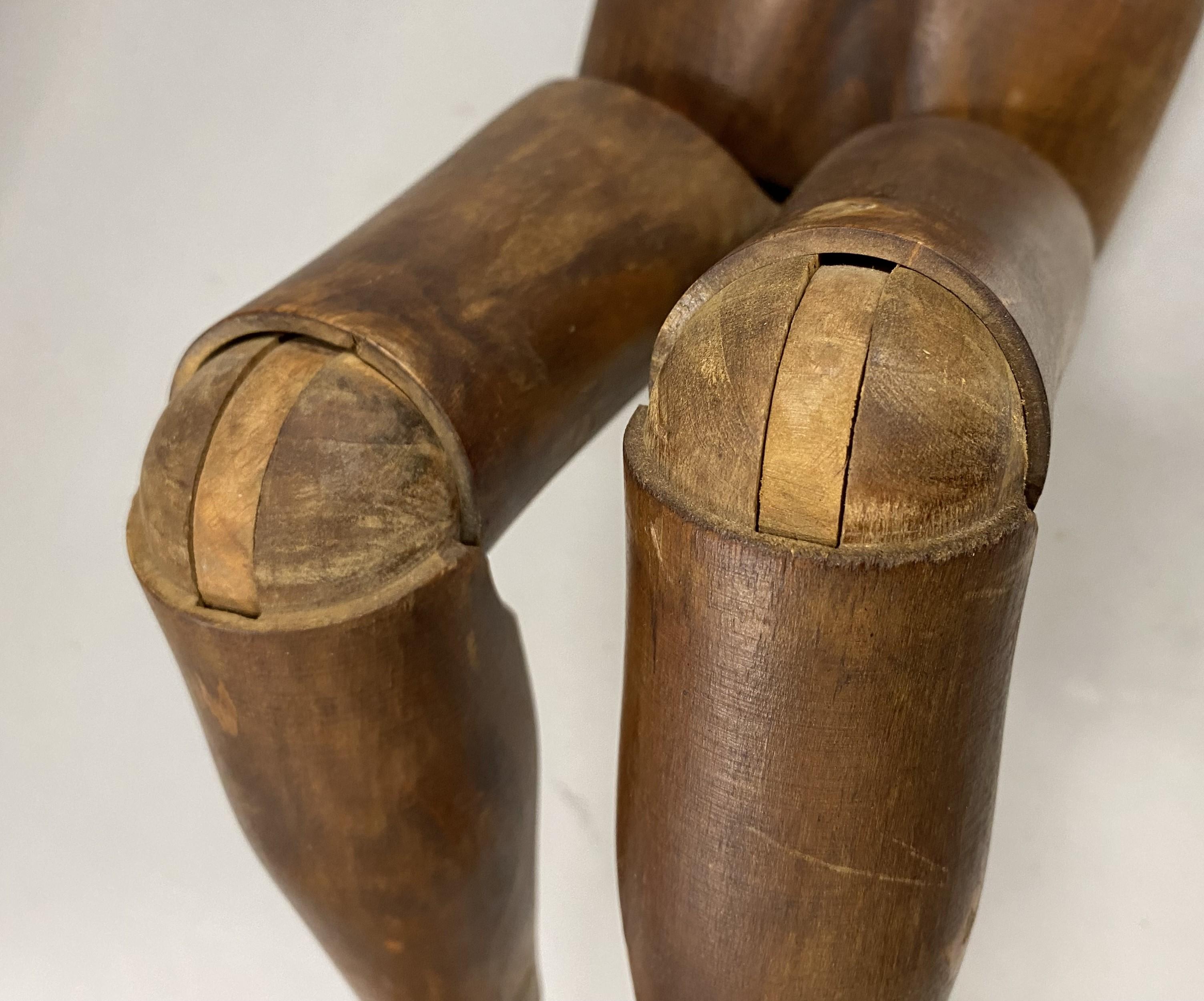 Maniquí Articulado de Madera de 32 Pulgadas de Altura con Cara y Pelo Tallados en venta 3