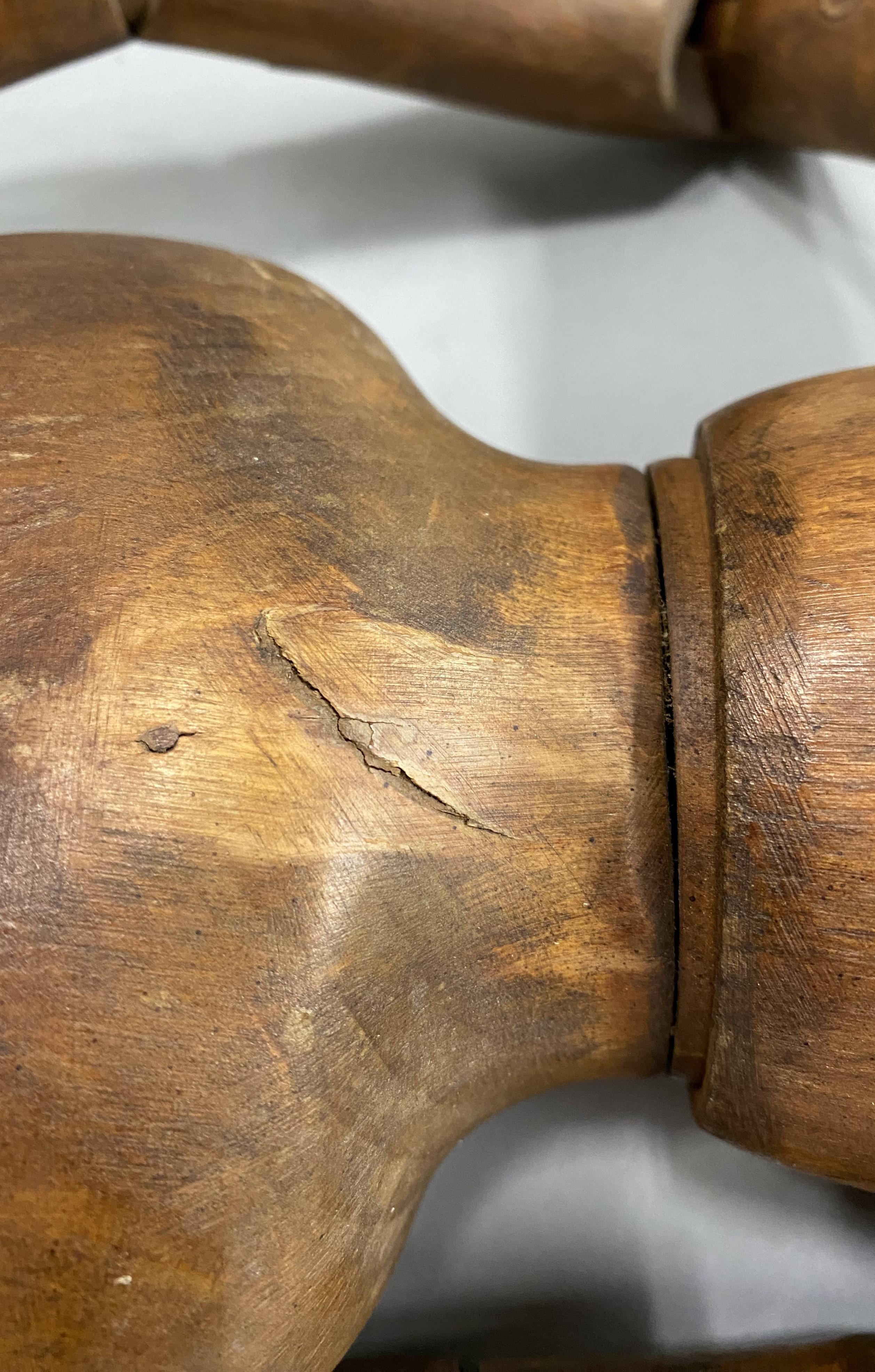 Maniquí Articulado de Madera de 32 Pulgadas de Altura con Cara y Pelo Tallados en venta 7