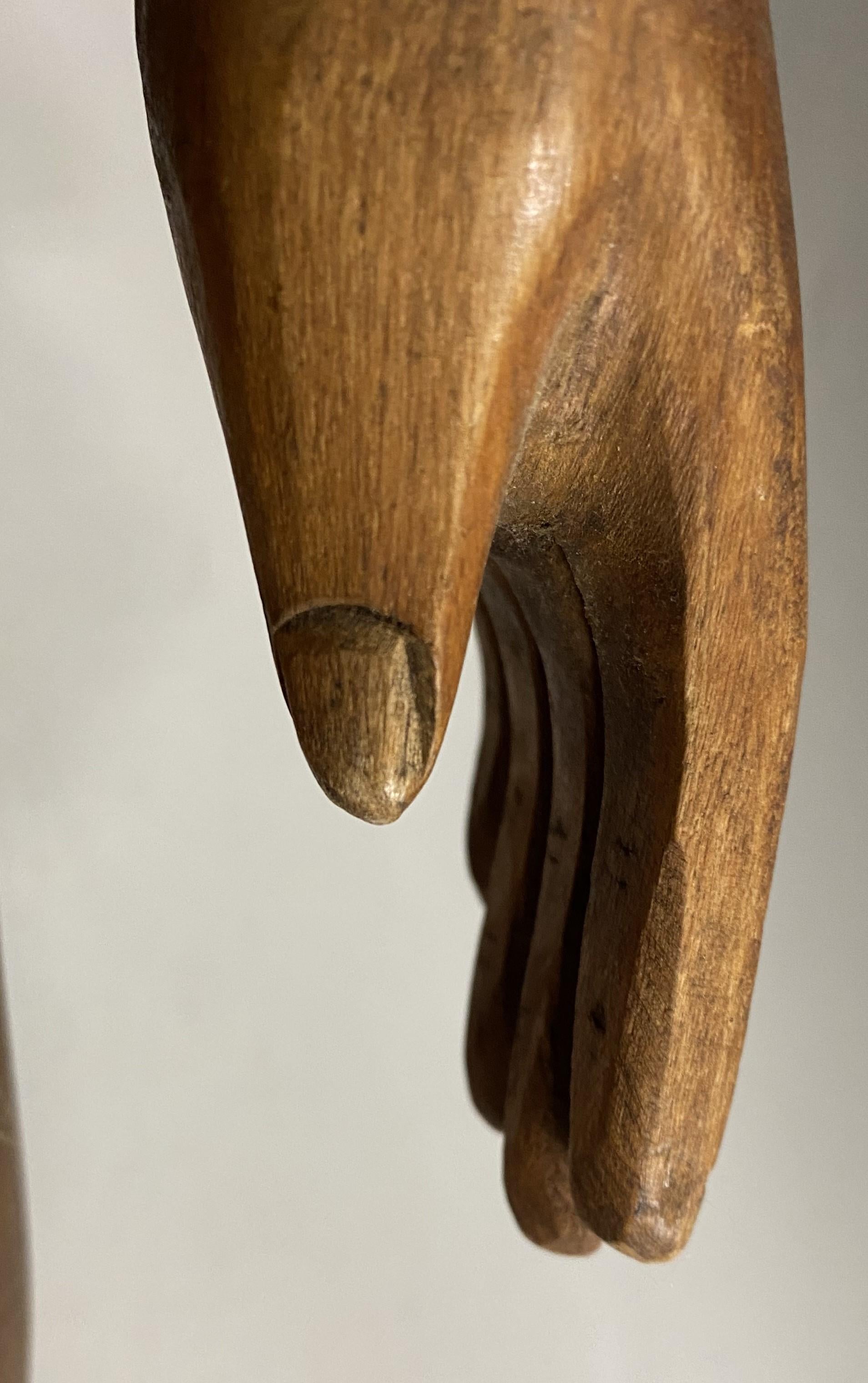 Maniquí Articulado de Madera de 32 Pulgadas de Altura con Cara y Pelo Tallados en venta 10