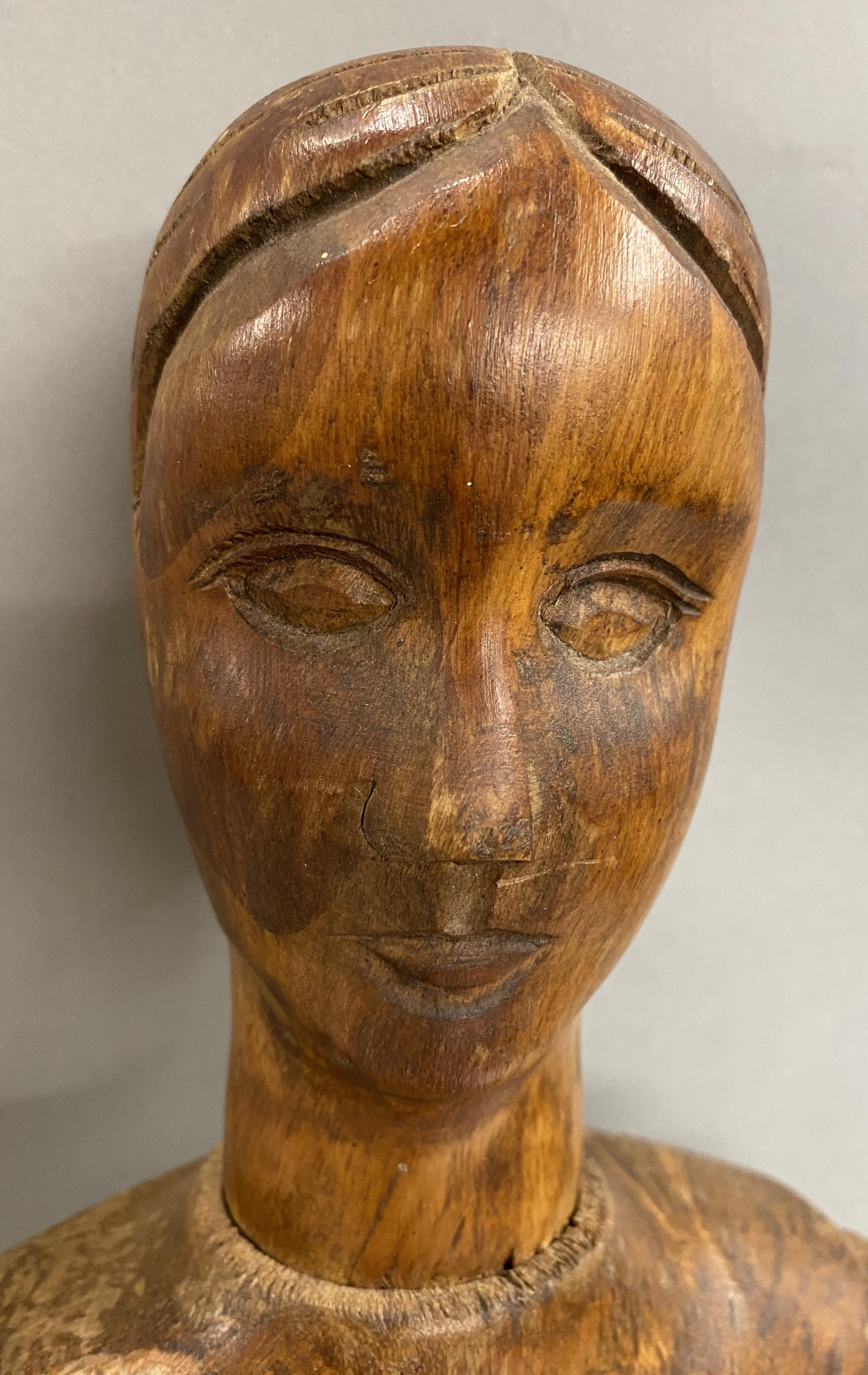 Maniquí Articulado de Madera de 32 Pulgadas de Altura con Cara y Pelo Tallados Arte popular en venta