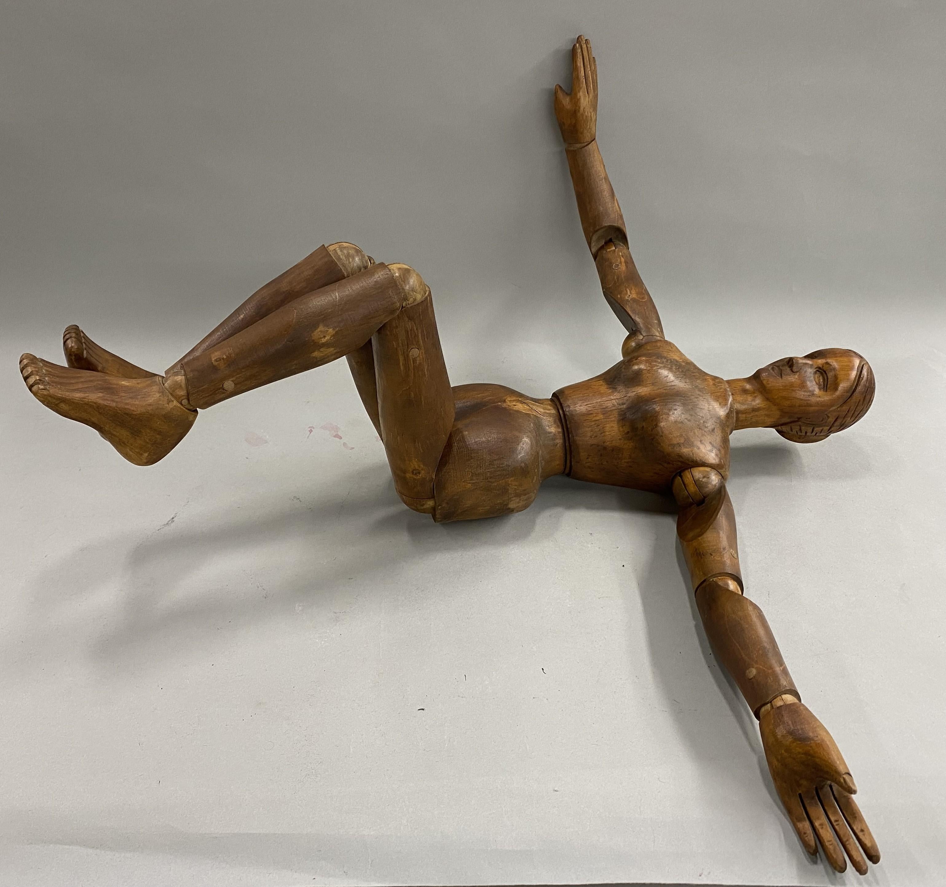 Maniquí Articulado de Madera de 32 Pulgadas de Altura con Cara y Pelo Tallados en venta 2