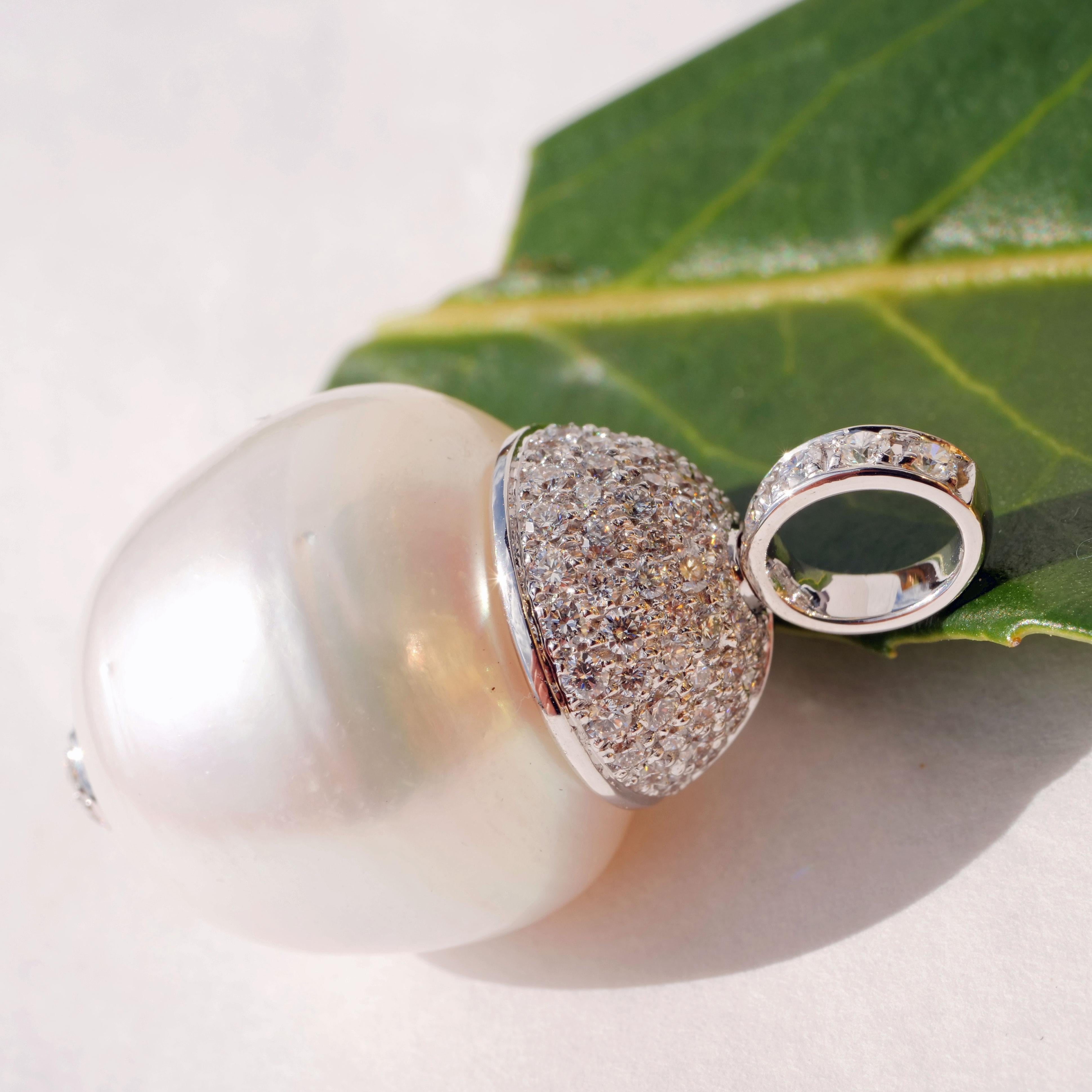 18 mm South Sea Pearl Brilliant Pendant Grandiose Jewelry Highlight 0.90 Carat  For Sale 5