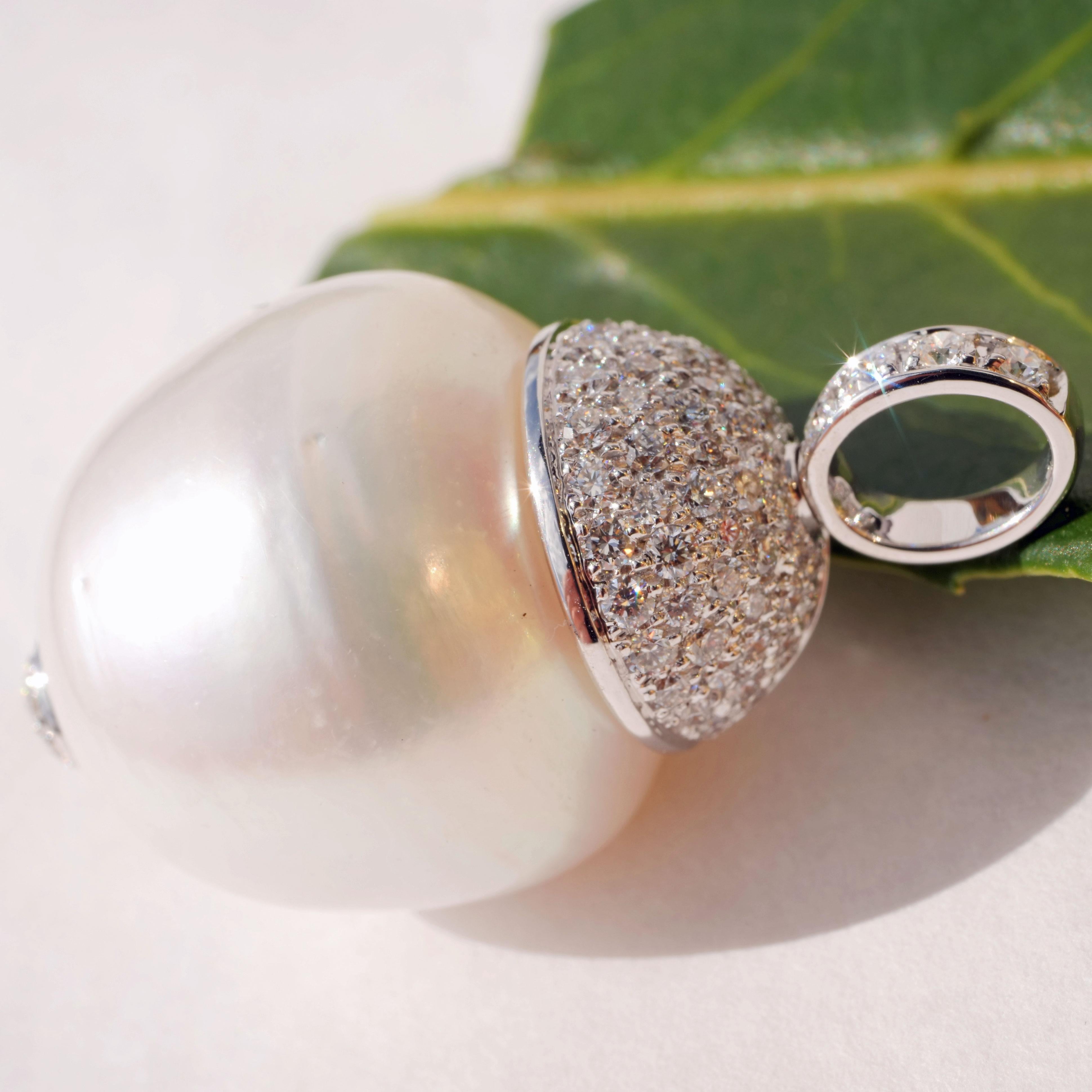 18 mm South Sea Pearl Brilliant Pendant Grandiose Jewelry Highlight 0.90 Carat  For Sale 7