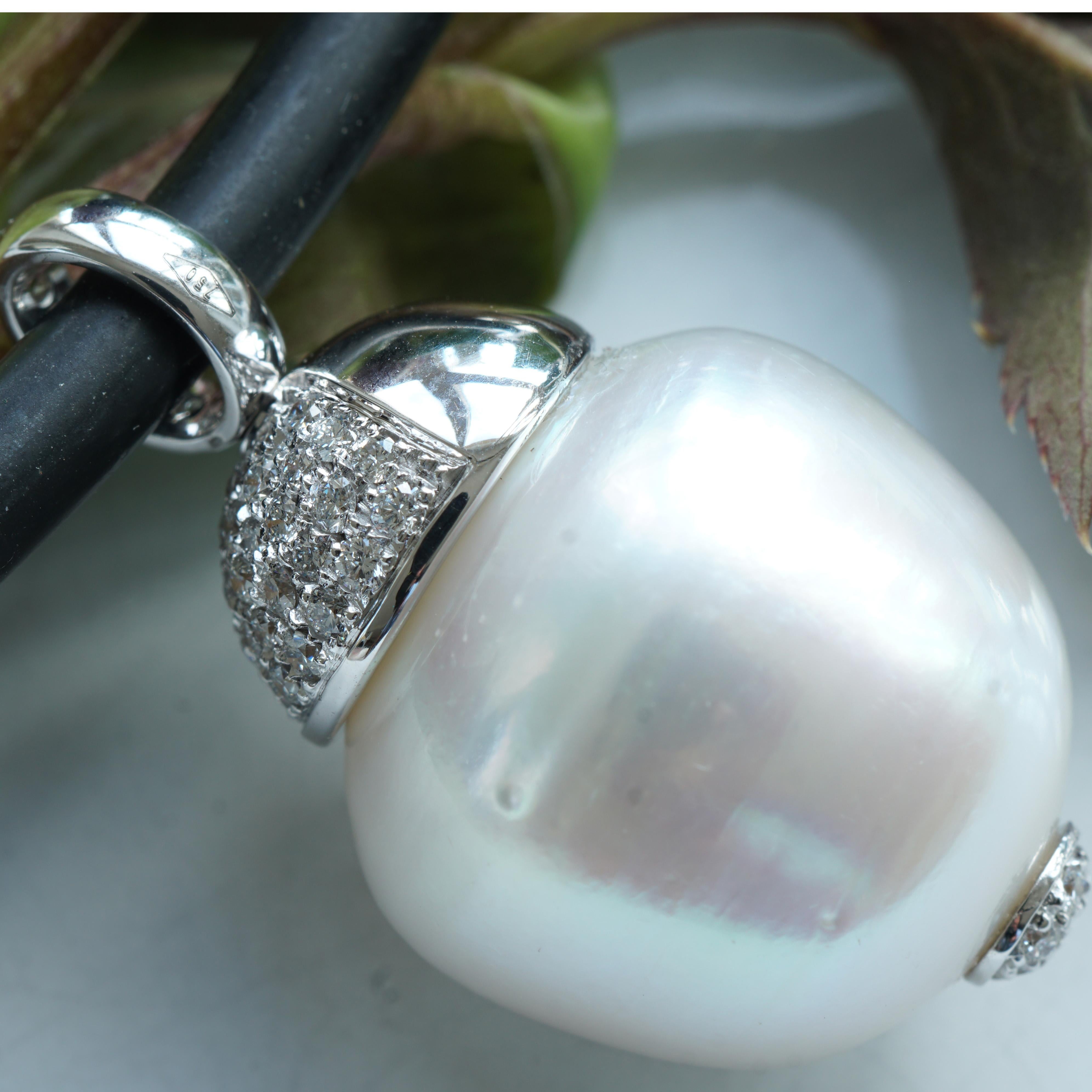 18 mm South Sea Pearl Brilliant Pendant Grandiose Jewelry Highlight 0.90 Carat  In New Condition For Sale In Viena, Viena