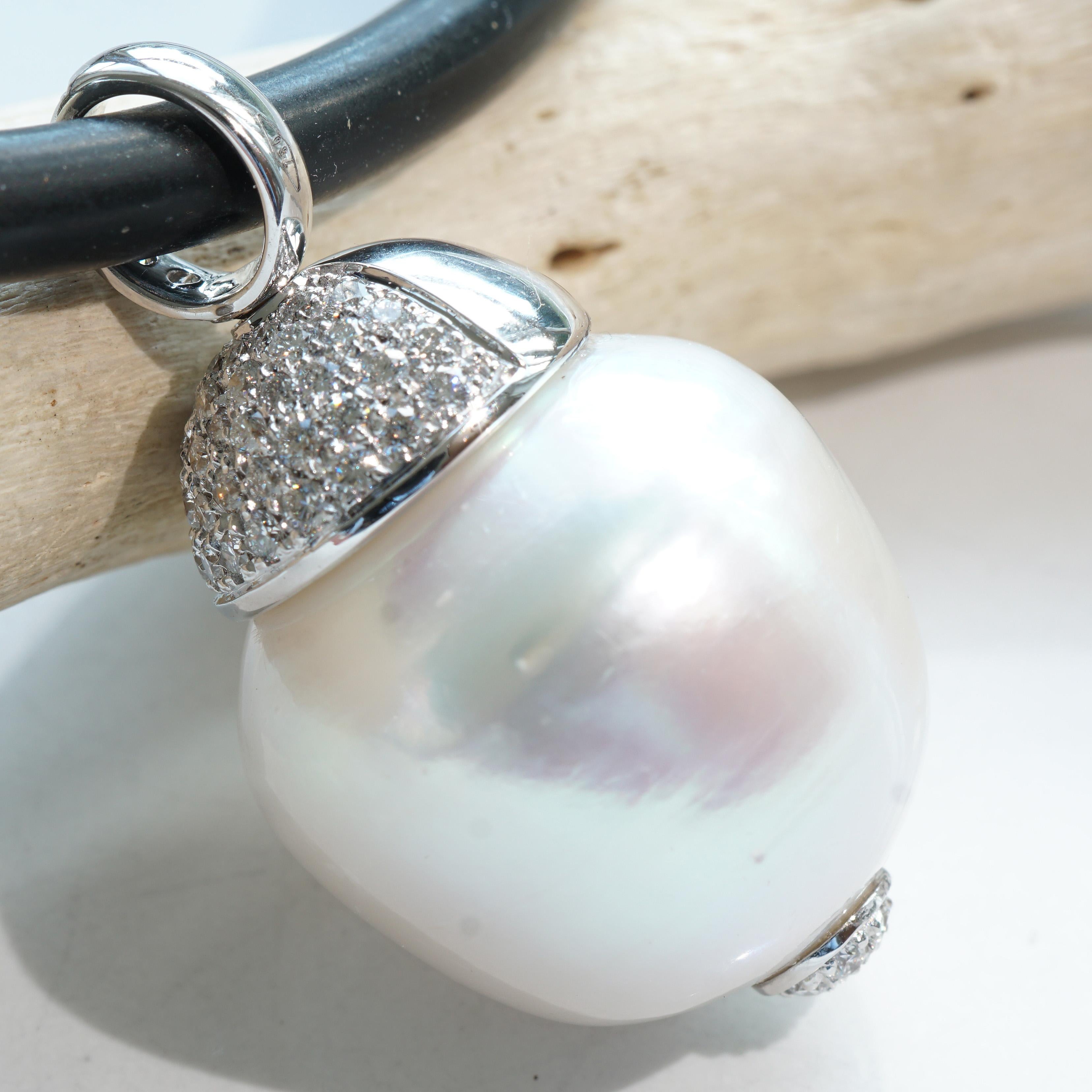 Women's or Men's 18 mm South Sea Pearl Brilliant Pendant Grandiose Jewelry Highlight 0.90 Carat  For Sale