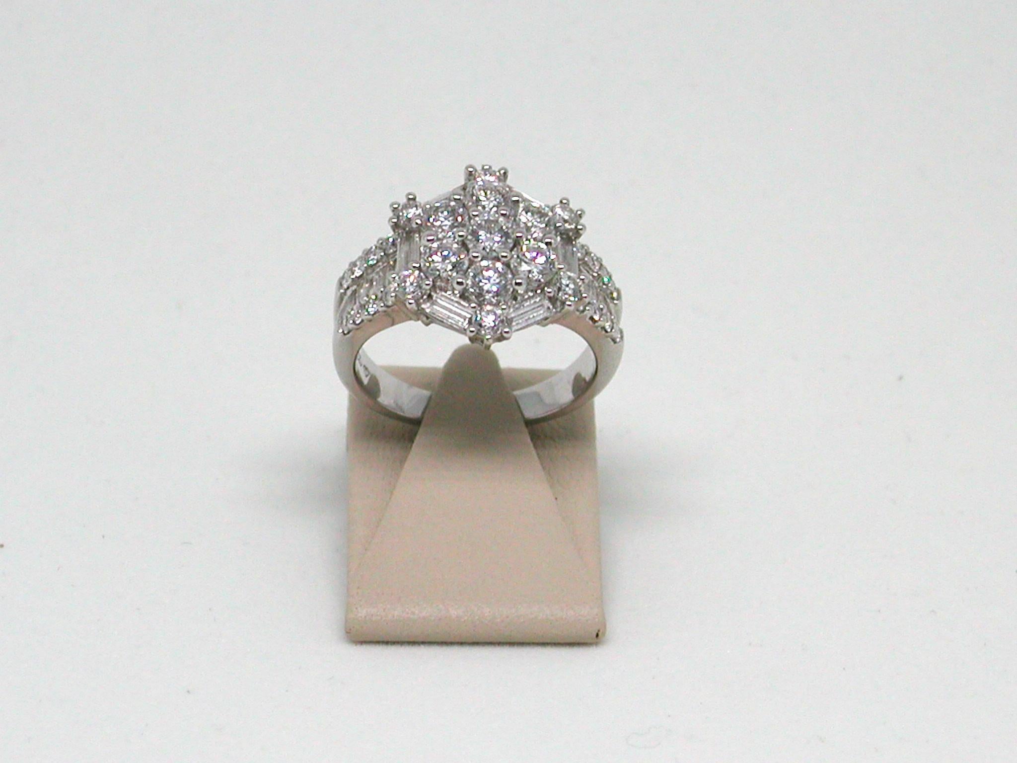 Contemporary 3.20 Carat 18 Karat White Gold Diamond Ring