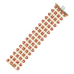 3,20 Karat Diamant-Perlenarmband mit mediterraner Koralle, 18 Karat auf Lager