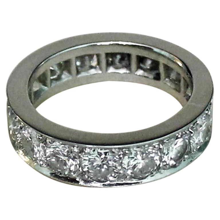 3.20 Carat Diamonds G Color VVS White 18 Karat Gold Band Ring Eternelle For Sale